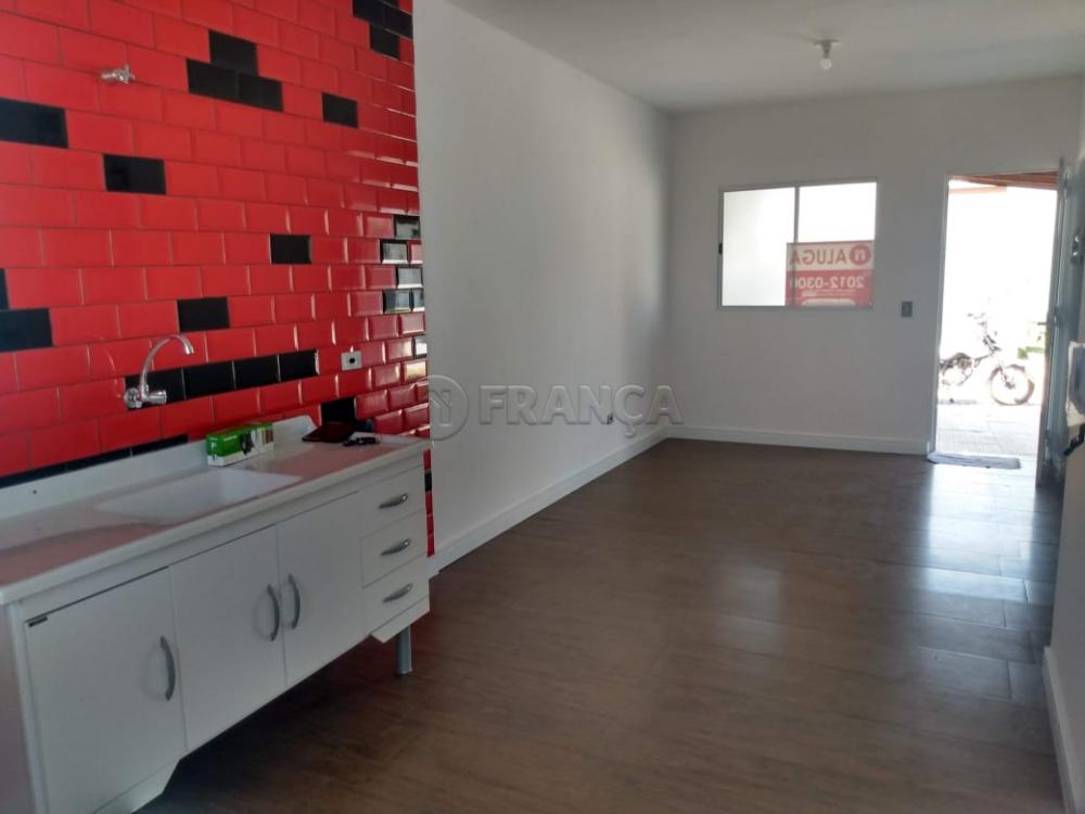 Alugar Casa / Condomínio em Jacareí R$ 1.300,00 - Foto 5