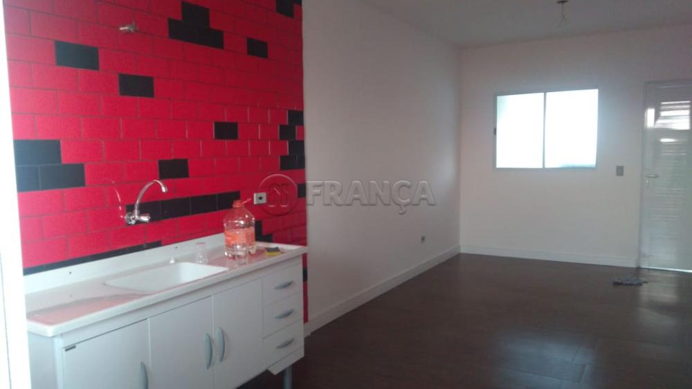 Alugar Casa / Condomínio em Jacareí R$ 1.300,00 - Foto 3