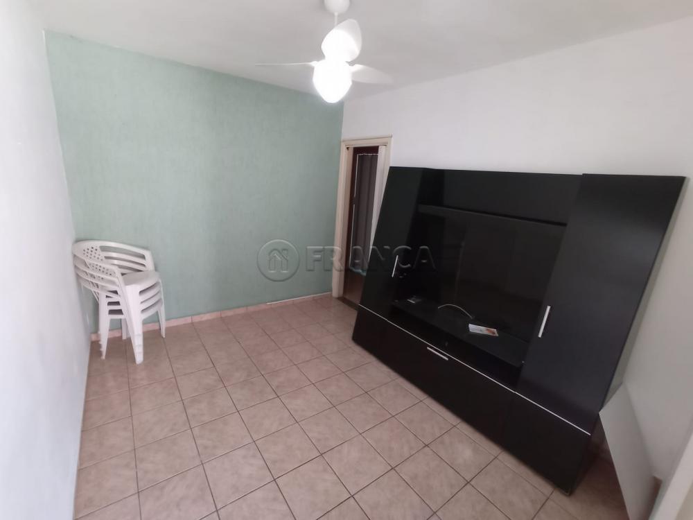 Alugar Casa / Padrão em Jacareí R$ 2.100,00 - Foto 4