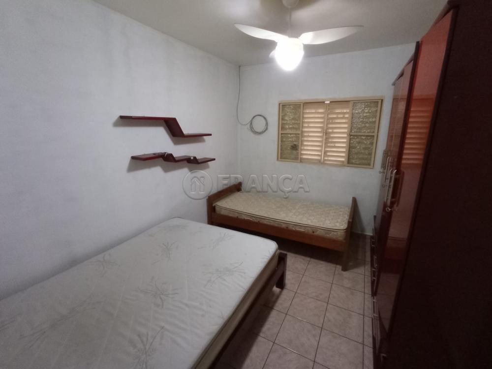 Alugar Casa / Padrão em Jacareí R$ 2.100,00 - Foto 8