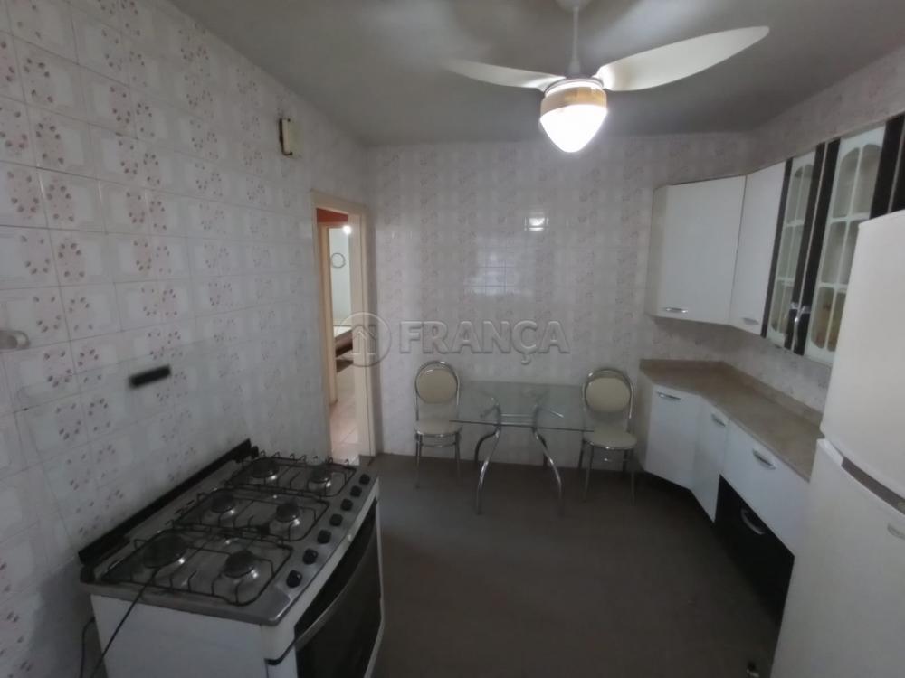 Alugar Casa / Padrão em Jacareí R$ 2.100,00 - Foto 5