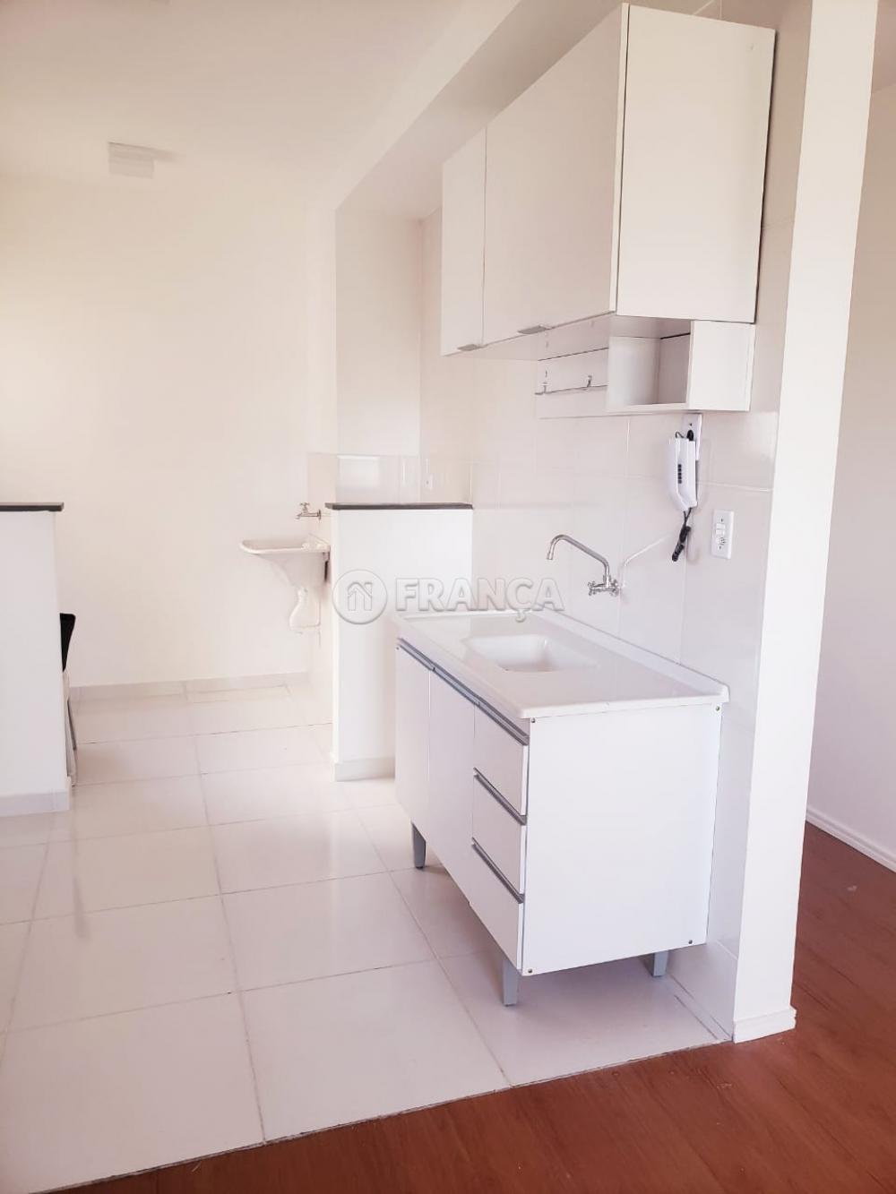 Alugar Apartamento / Padrão em Jacareí R$ 750,00 - Foto 3