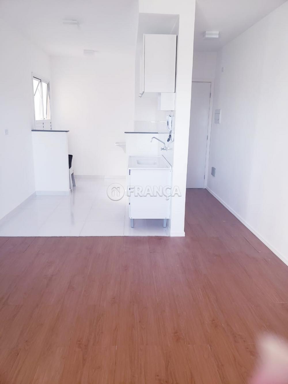 Alugar Apartamento / Padrão em Jacareí R$ 750,00 - Foto 4