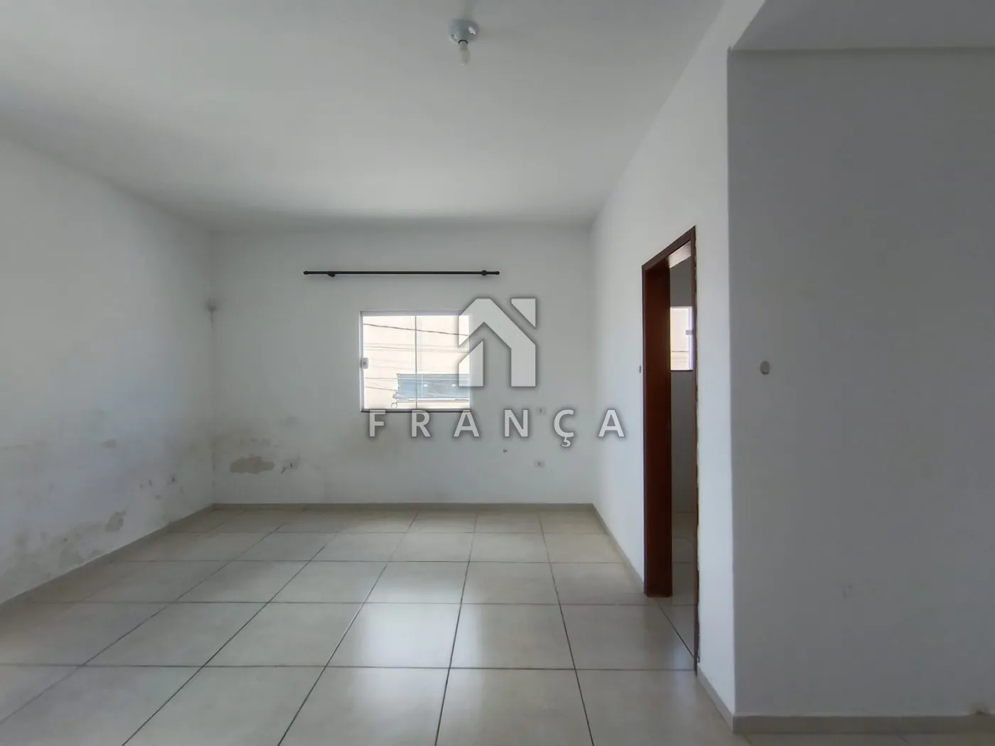 Alugar Casa / Padrão em Jacareí R$ 1.060,00 - Foto 6