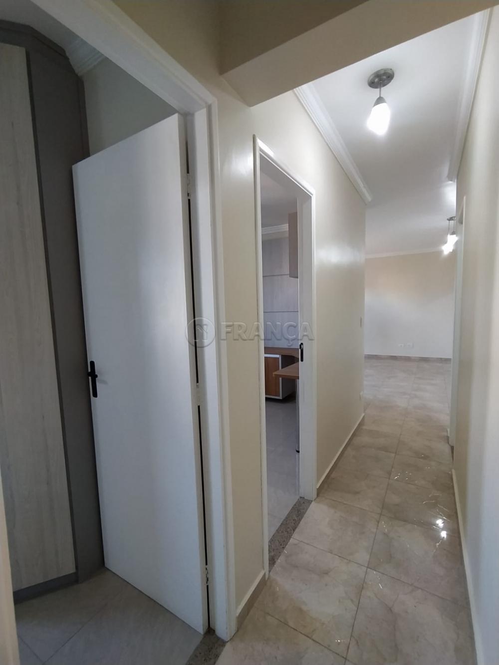 Alugar Apartamento / Padrão em Jacareí R$ 1.500,00 - Foto 5