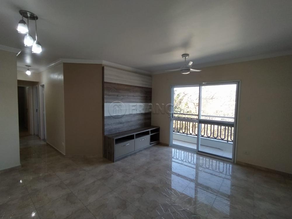 Alugar Apartamento / Padrão em Jacareí R$ 1.500,00 - Foto 1