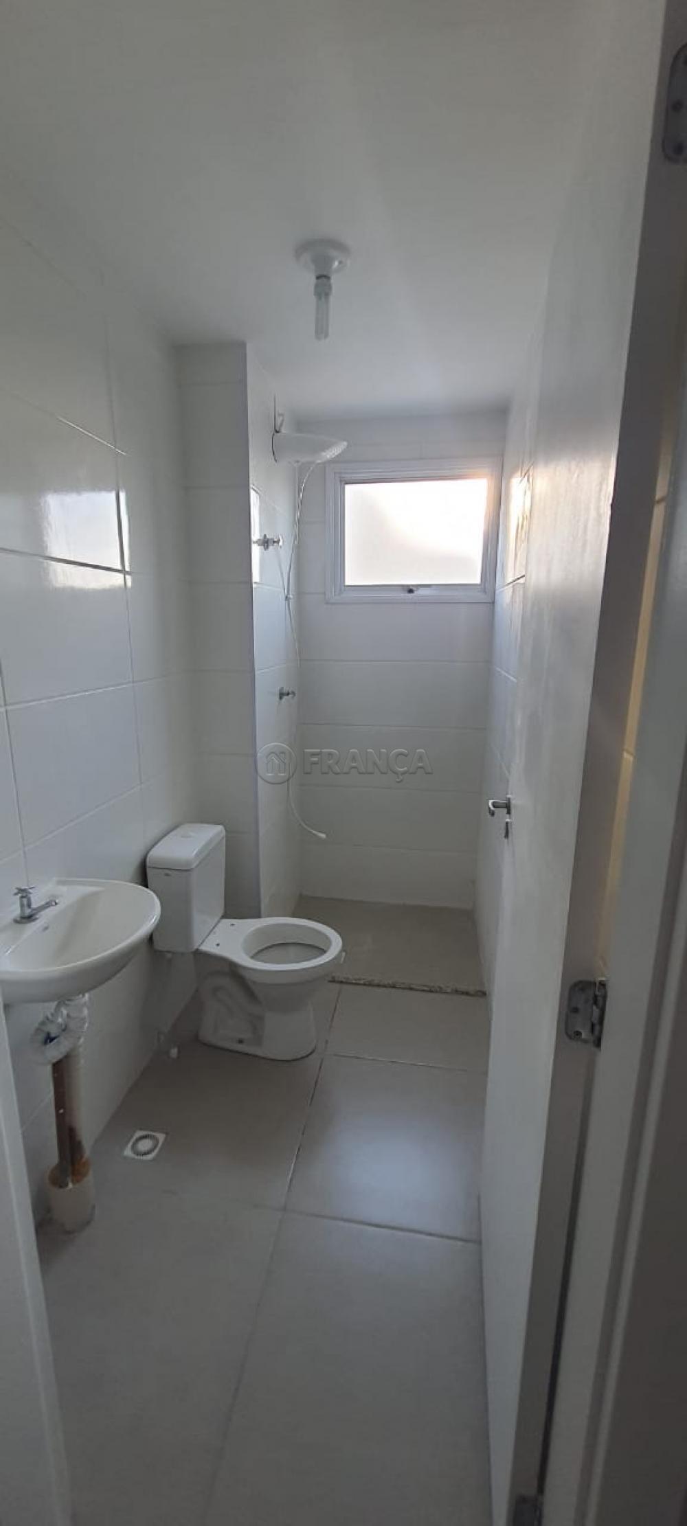 Alugar Apartamento / Padrão em Jacareí R$ 1.200,00 - Foto 6