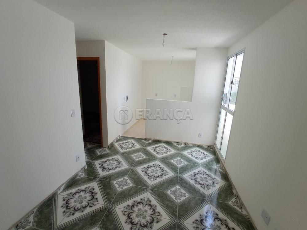 Alugar Apartamento / Padrão em Jacareí R$ 900,00 - Foto 1