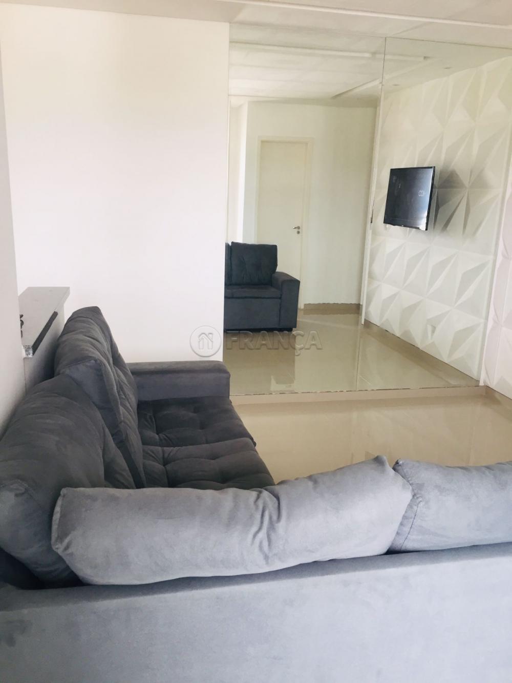 Alugar Apartamento / Padrão em Jacareí R$ 2.500,00 - Foto 2
