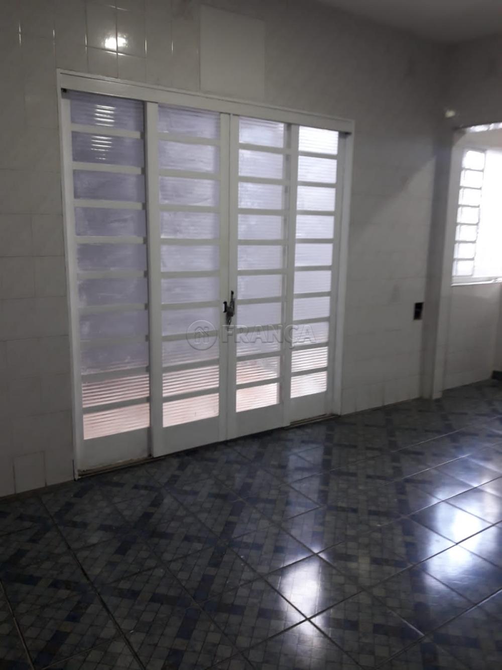 Alugar Casa / Padrão em Jacareí R$ 1.600,00 - Foto 8