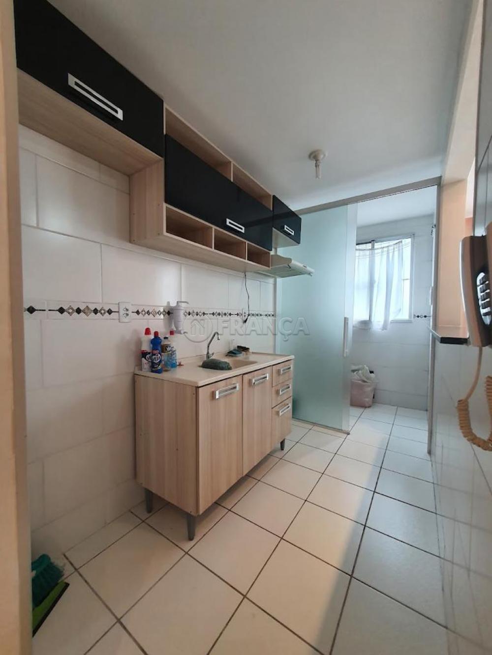 Alugar Apartamento / Padrão em Jacareí R$ 950,00 - Foto 5