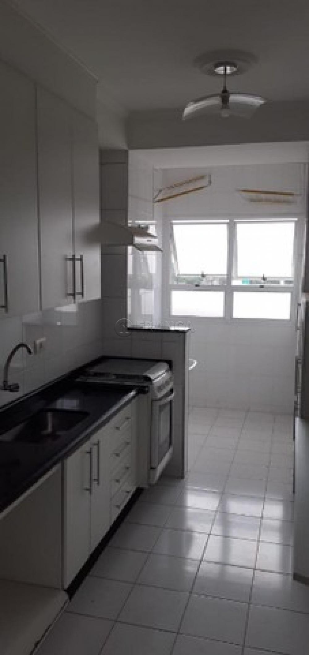 Comprar Apartamento / Padrão em Jacareí R$ 420.000,00 - Foto 2