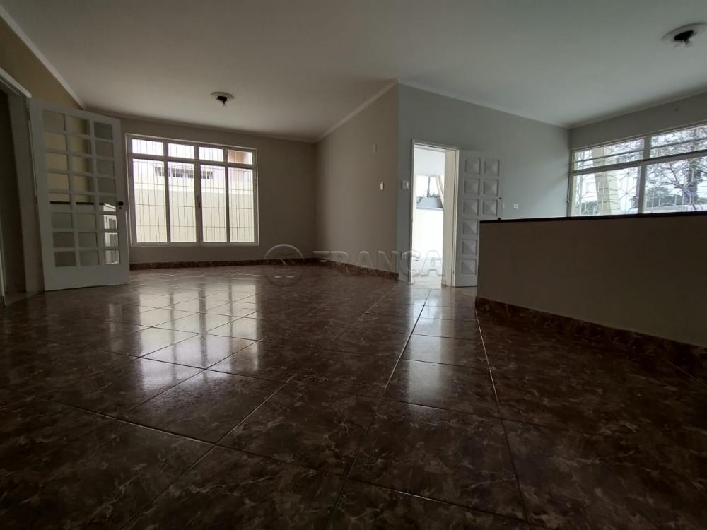 Alugar Casa / Padrão em Jacareí R$ 6.900,00 - Foto 2