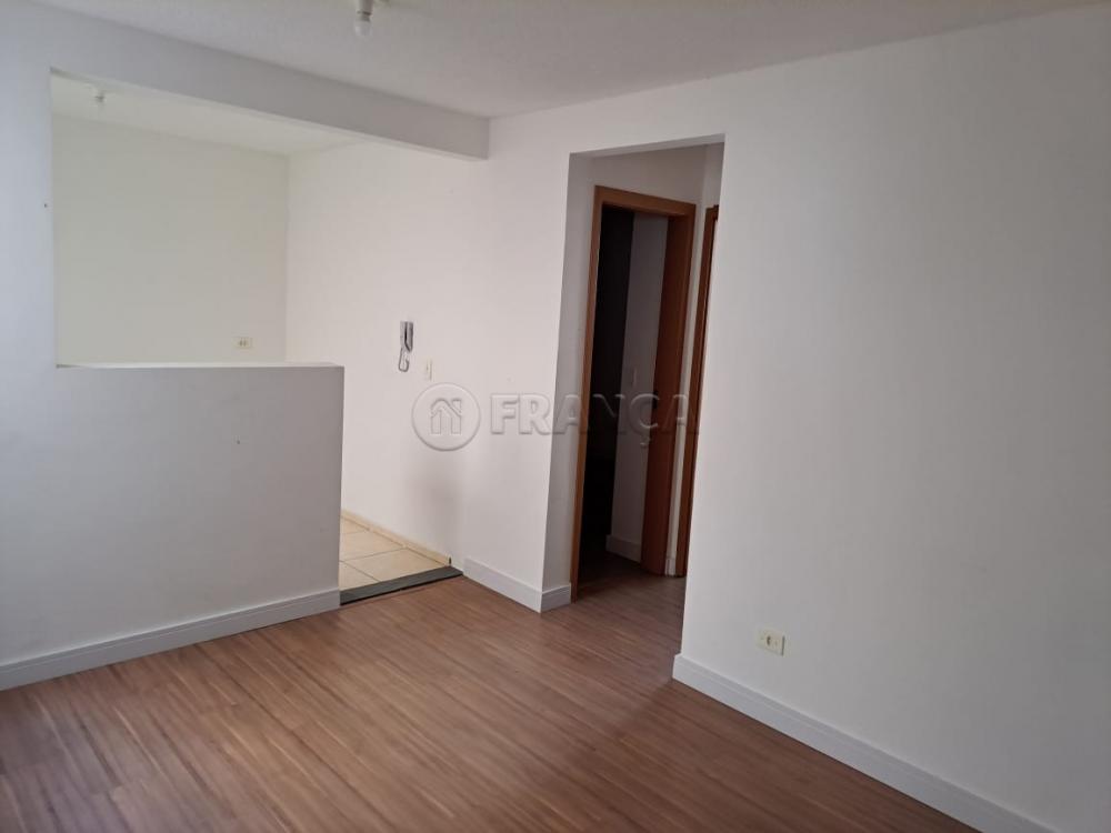 Comprar Apartamento / Padrão em Jacareí R$ 180.000,00 - Foto 1
