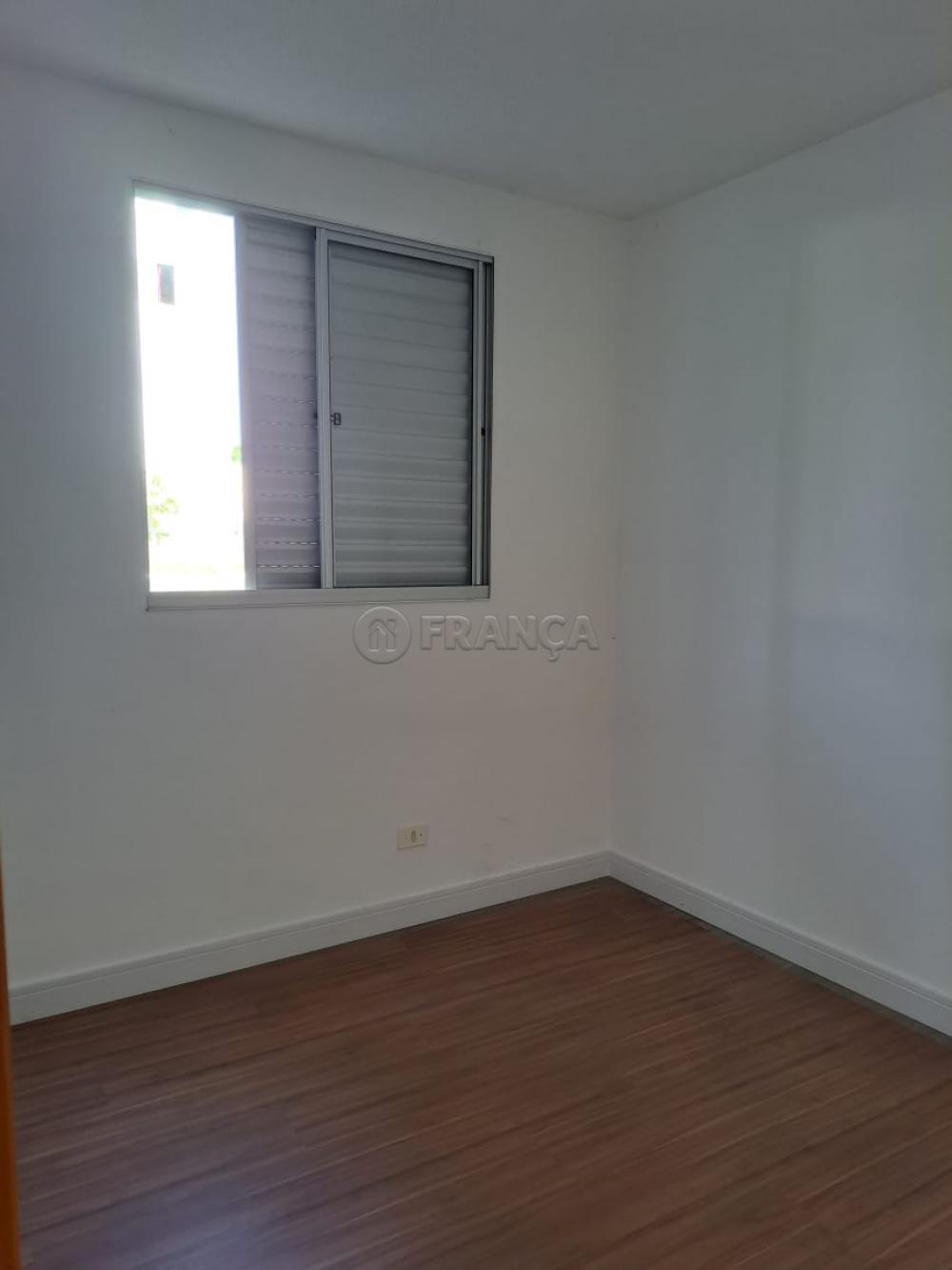 Comprar Apartamento / Padrão em Jacareí R$ 180.000,00 - Foto 4