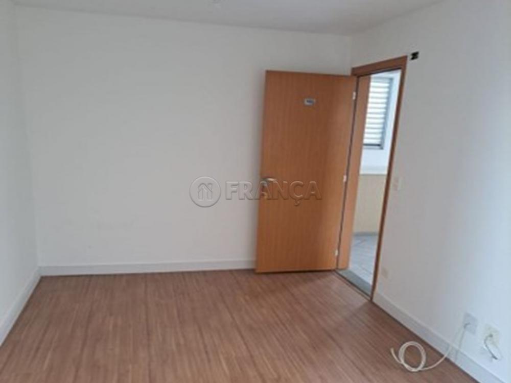 Comprar Apartamento / Padrão em Jacareí R$ 180.000,00 - Foto 3