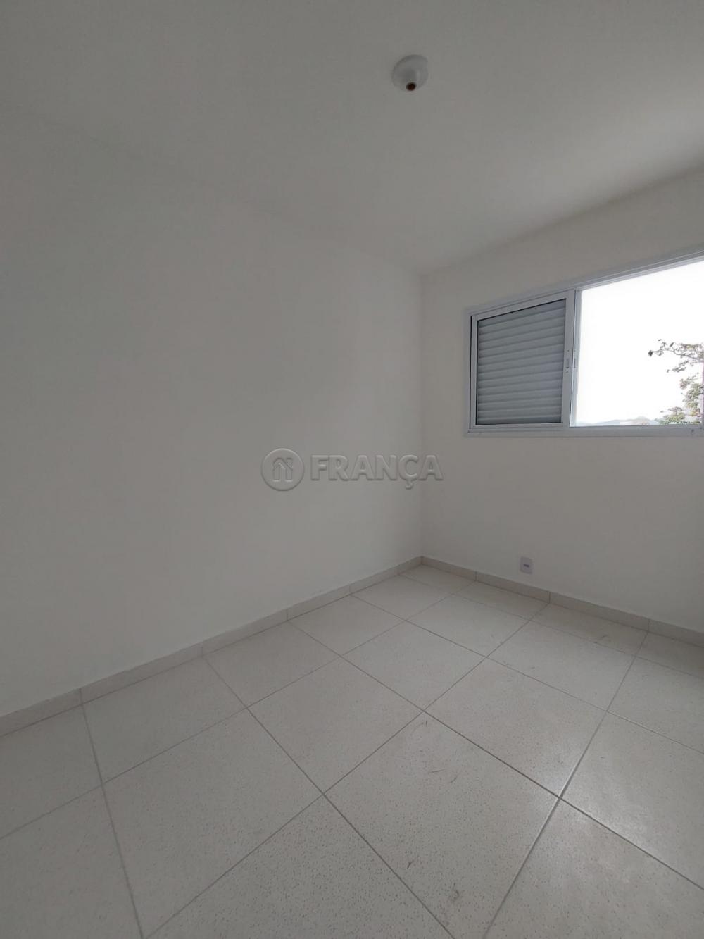 Alugar Apartamento / Padrão em Jacareí R$ 1.350,00 - Foto 6
