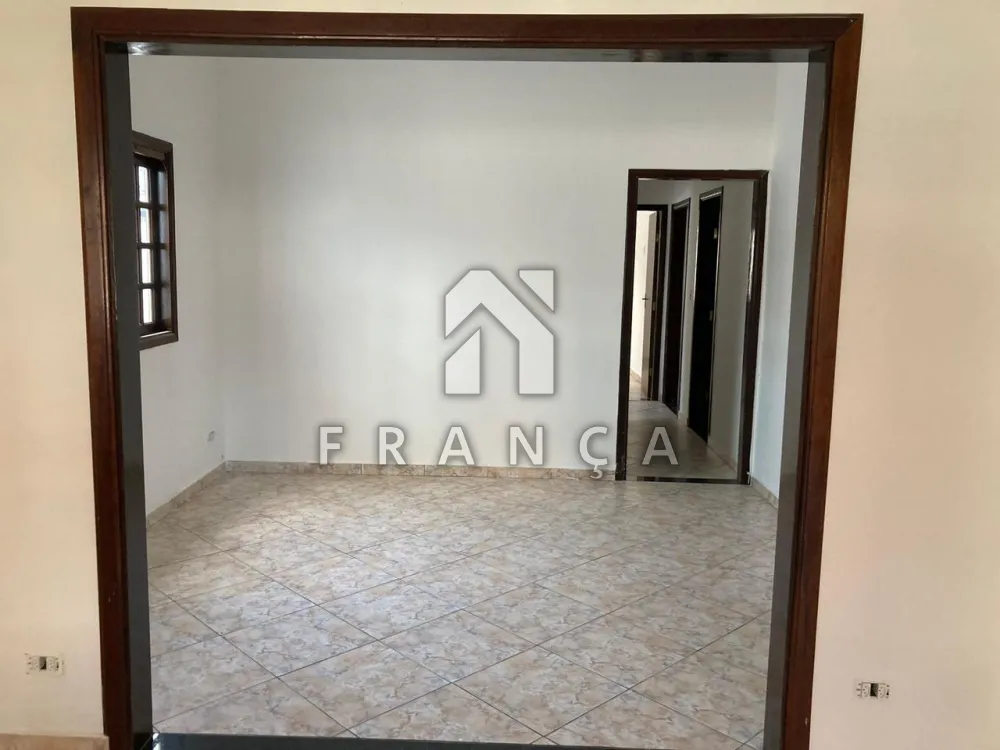 Alugar Casa / Padrão em Jacareí R$ 3.000,00 - Foto 3