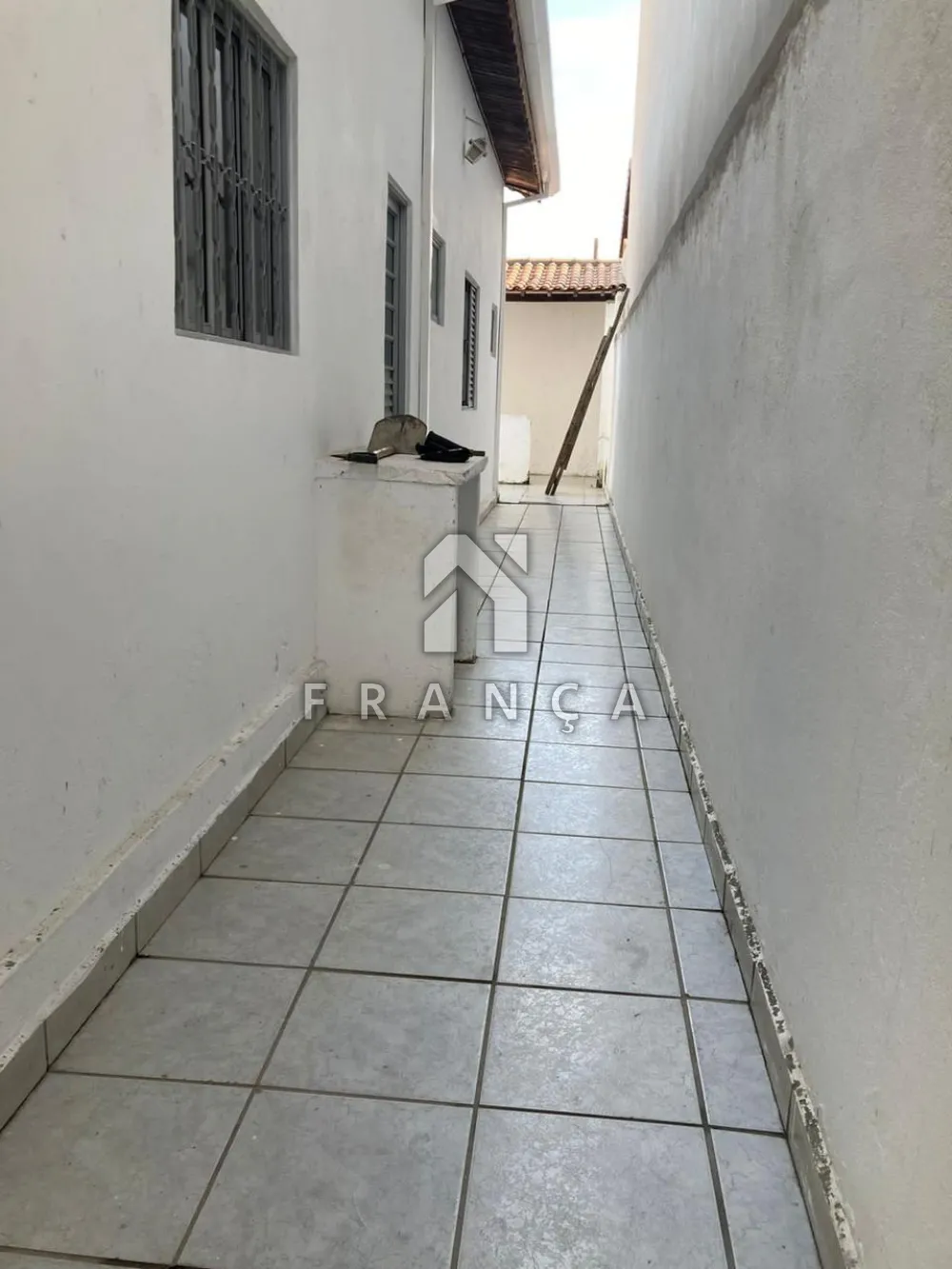 Alugar Casa / Padrão em Jacareí R$ 3.000,00 - Foto 9