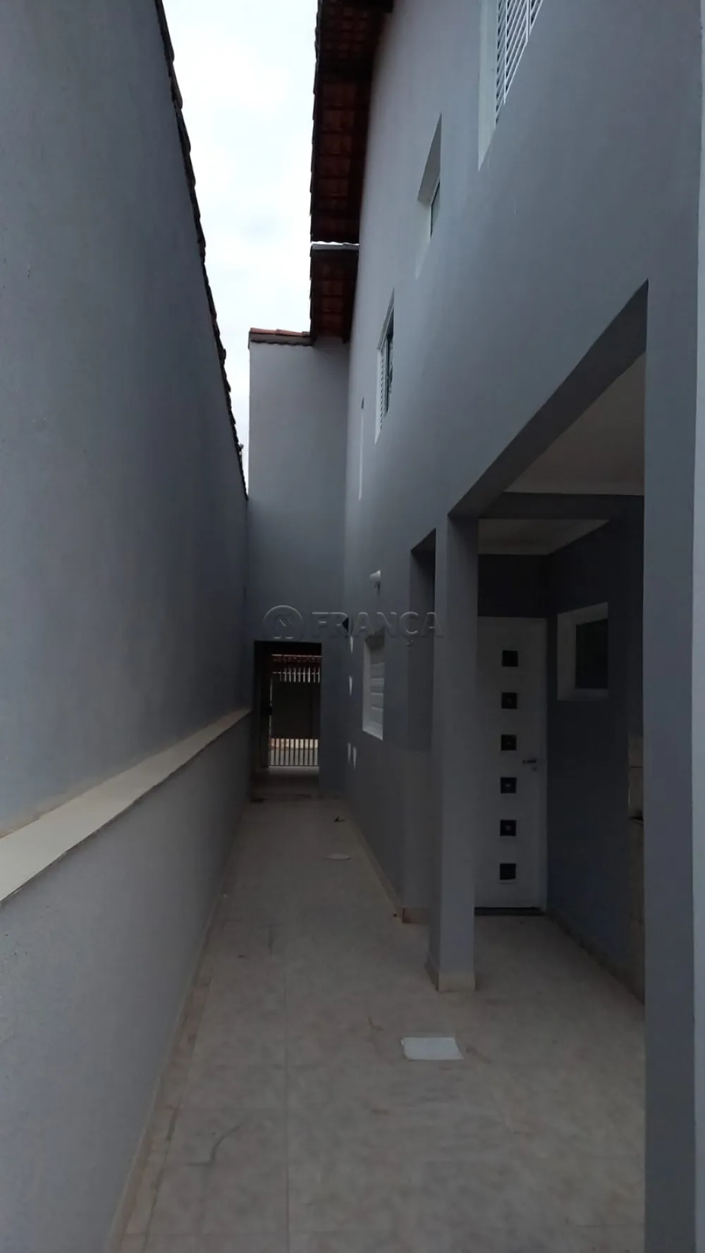 Alugar Casa / Sobrado em Jacareí R$ 1.700,00 - Foto 1