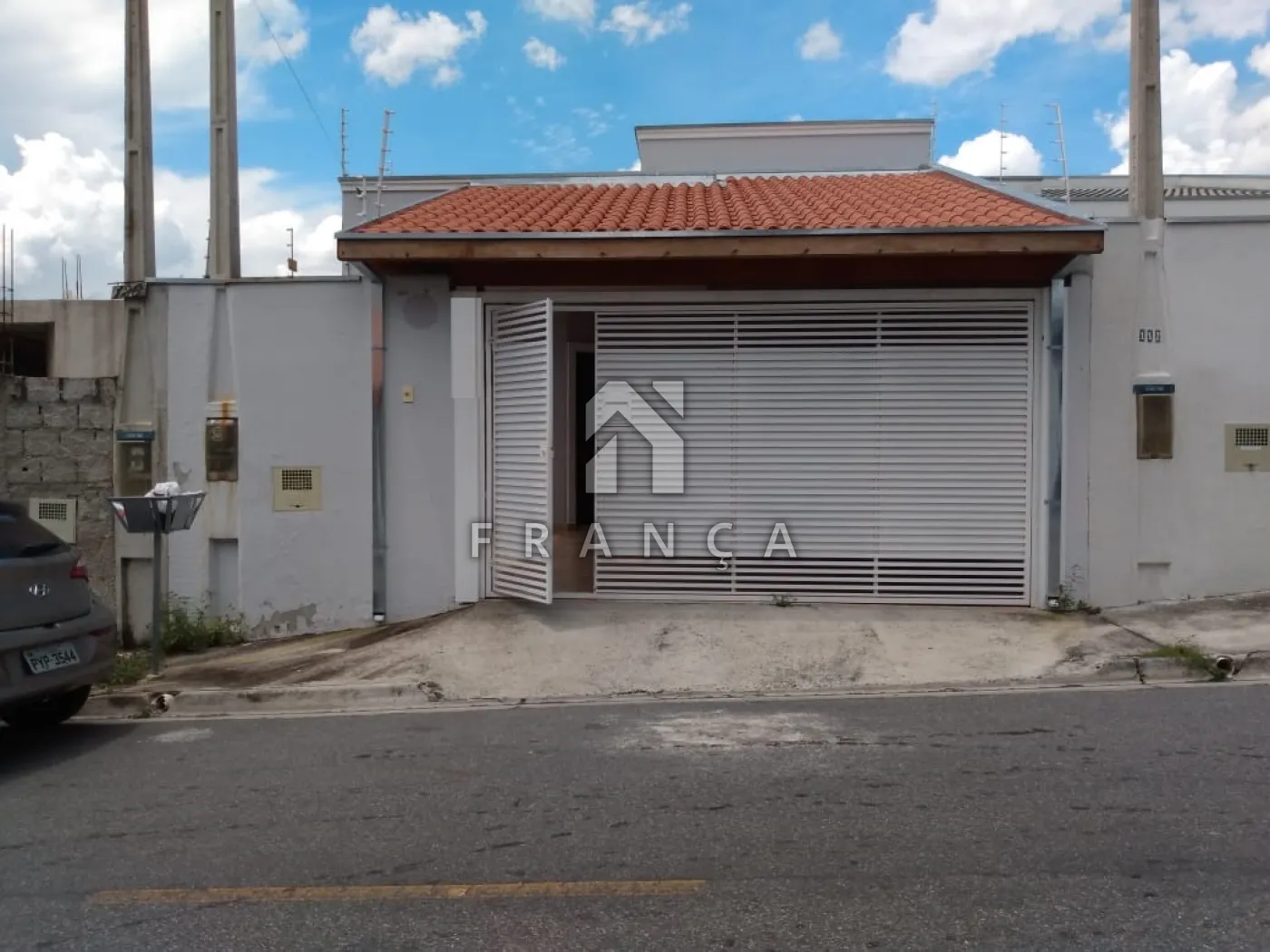 Comprar Casa / Padrão em Jacareí R$ 580.000,00 - Foto 1