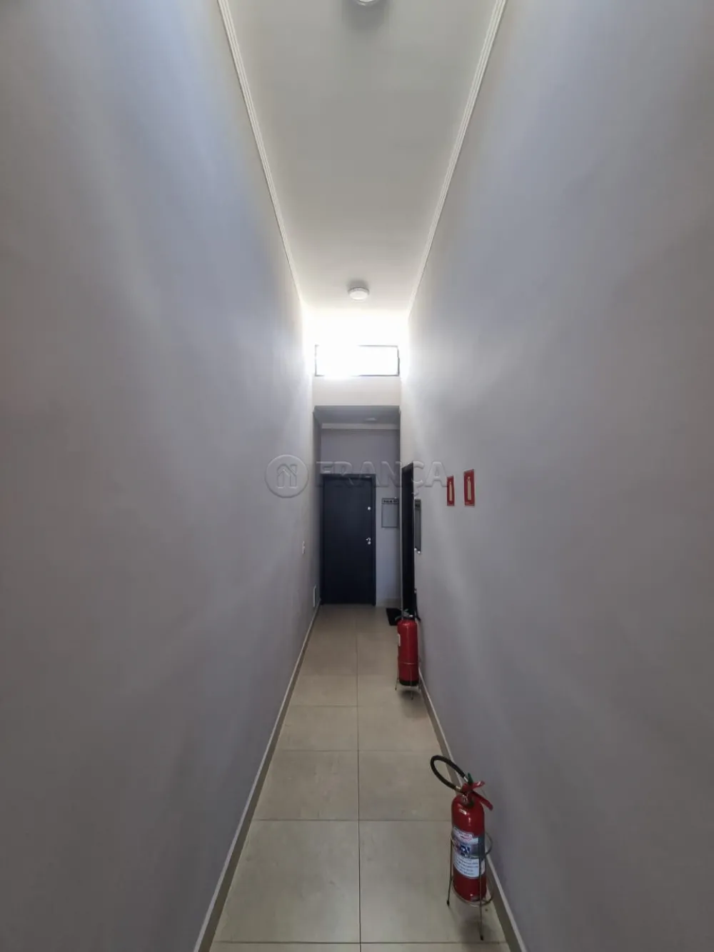 Alugar Comercial / Sala em Jacareí R$ 1.700,00 - Foto 6