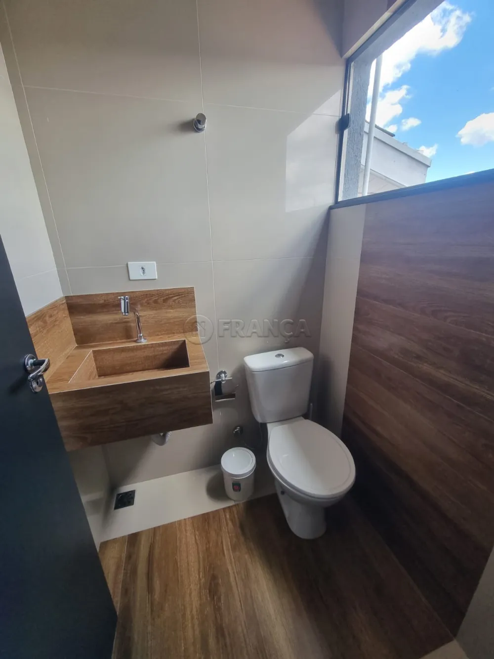 Alugar Comercial / Sala em Jacareí R$ 1.700,00 - Foto 5