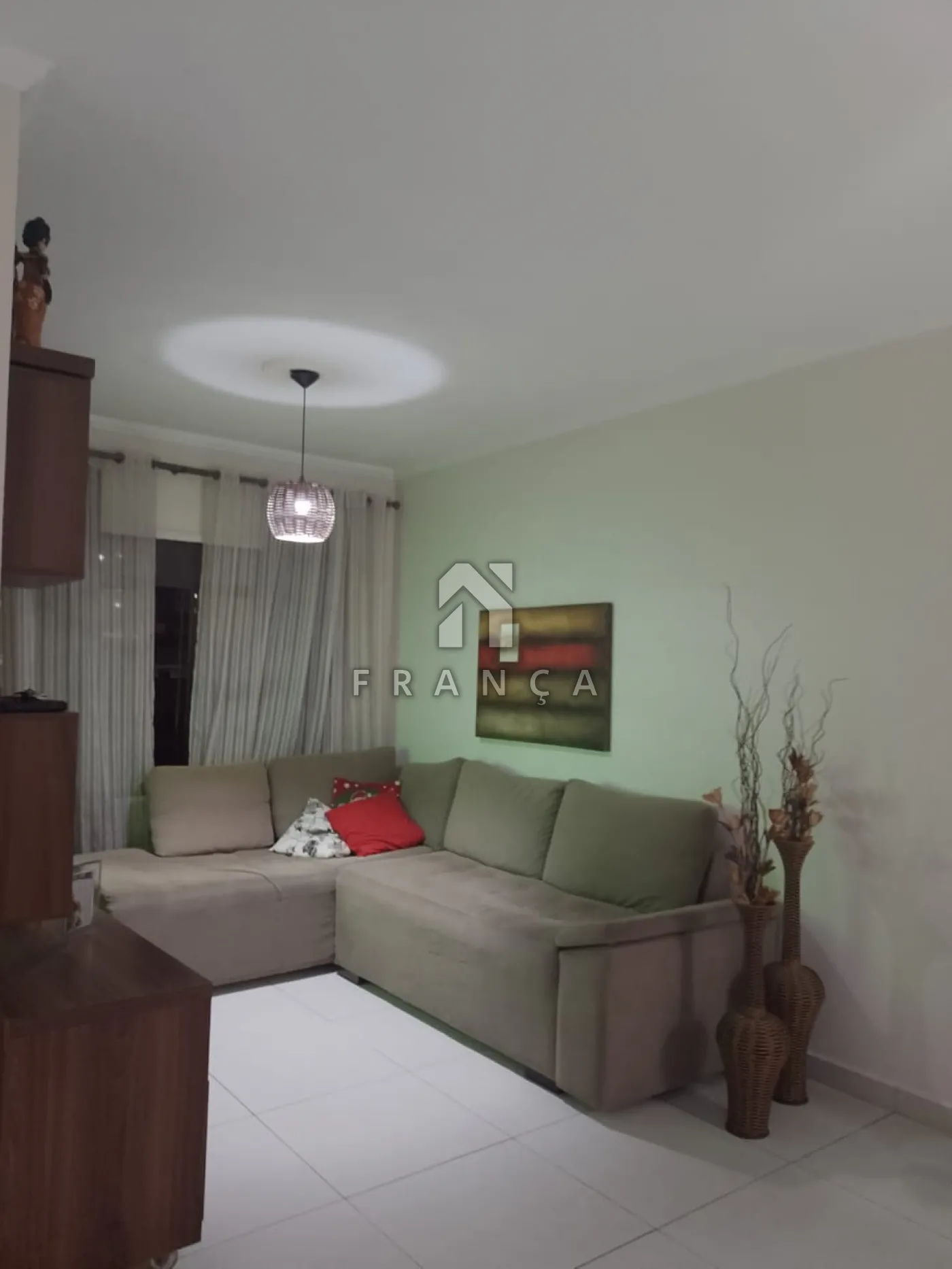 Alugar Apartamento / Padrão em Jacareí R$ 1.850,00 - Foto 2