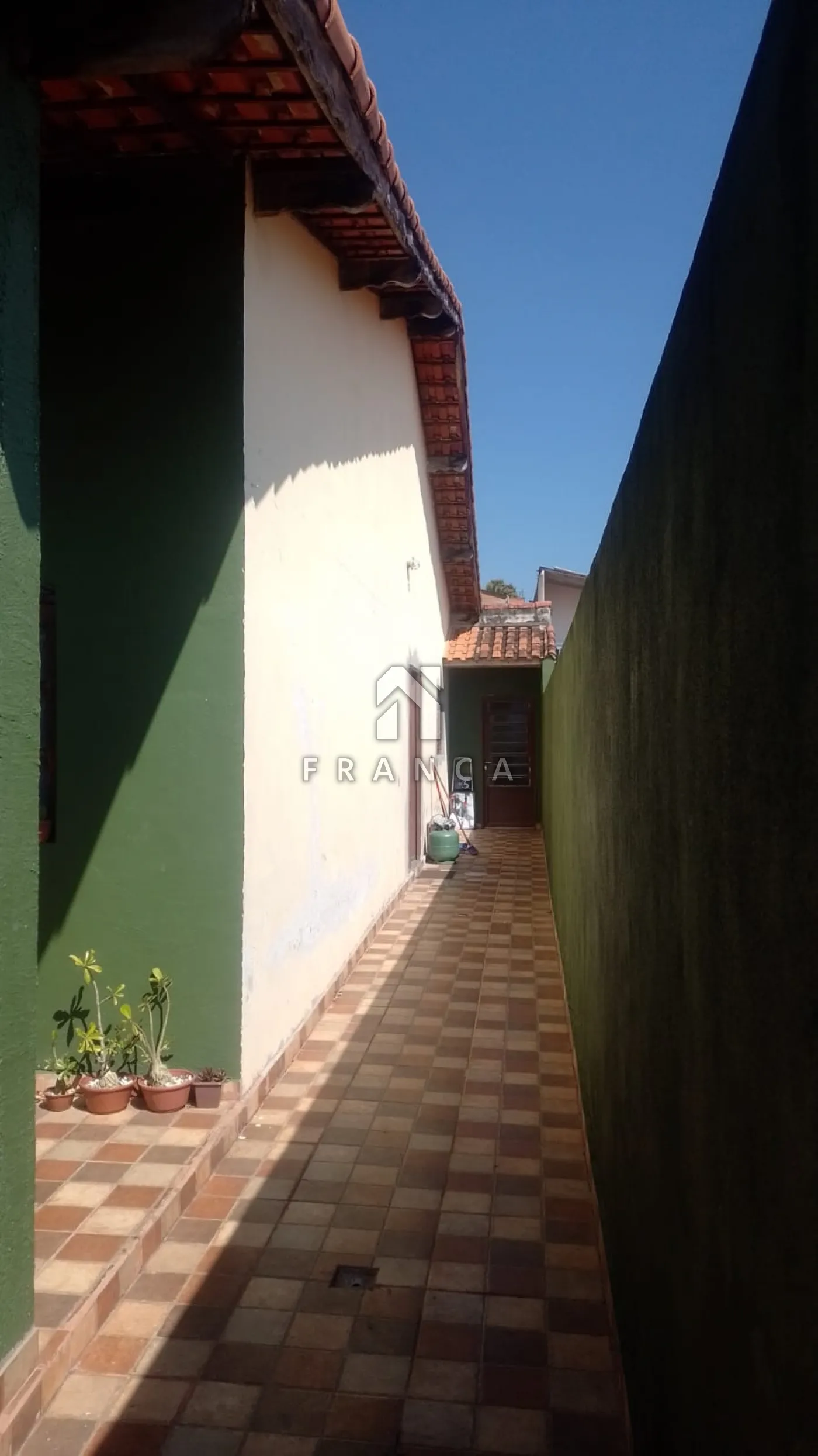 Alugar Casa / Padrão em Jacareí R$ 1.650,00 - Foto 4