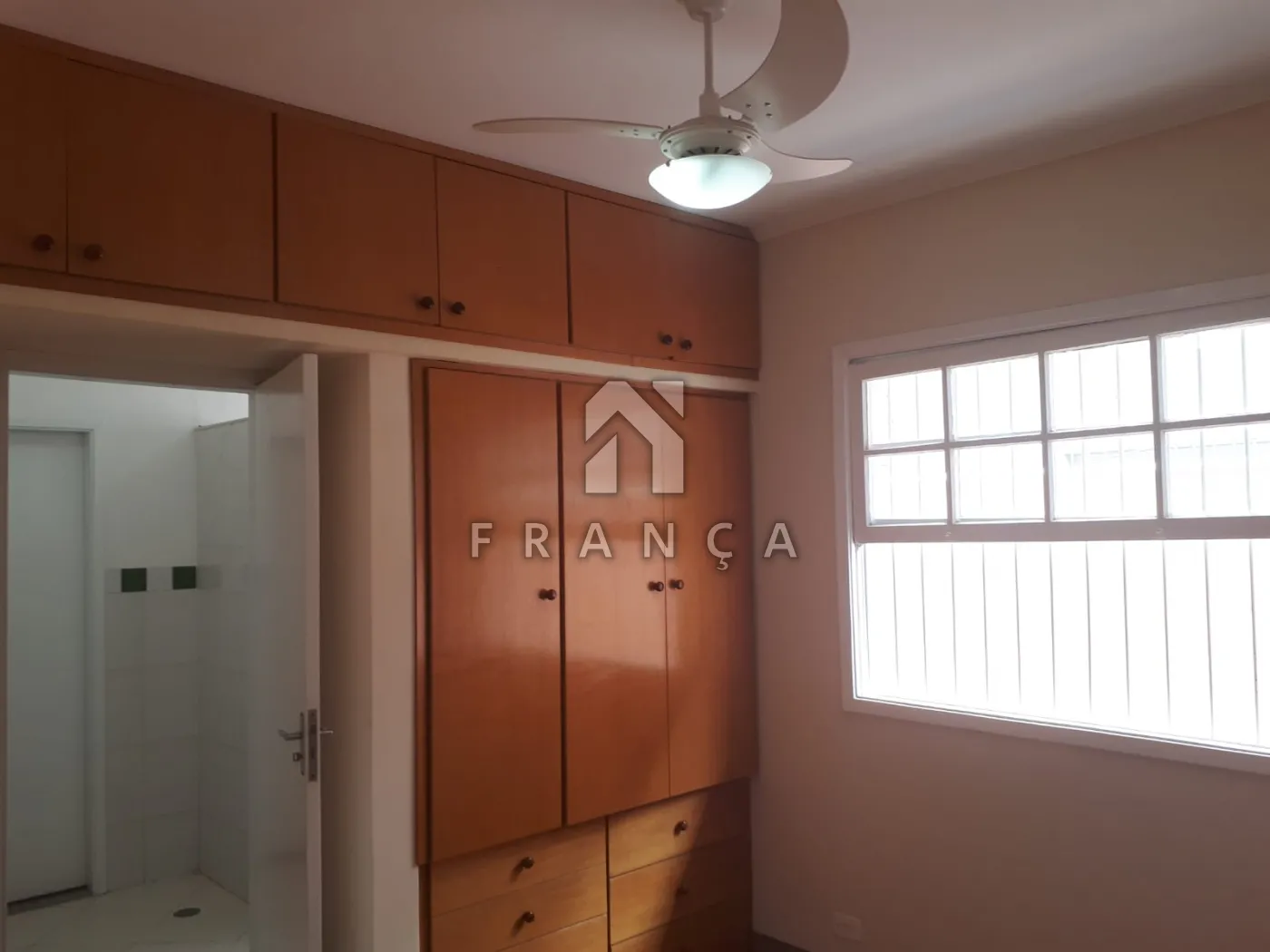 Alugar Casa / Padrão em São José dos Campos R$ 4.000,00 - Foto 18