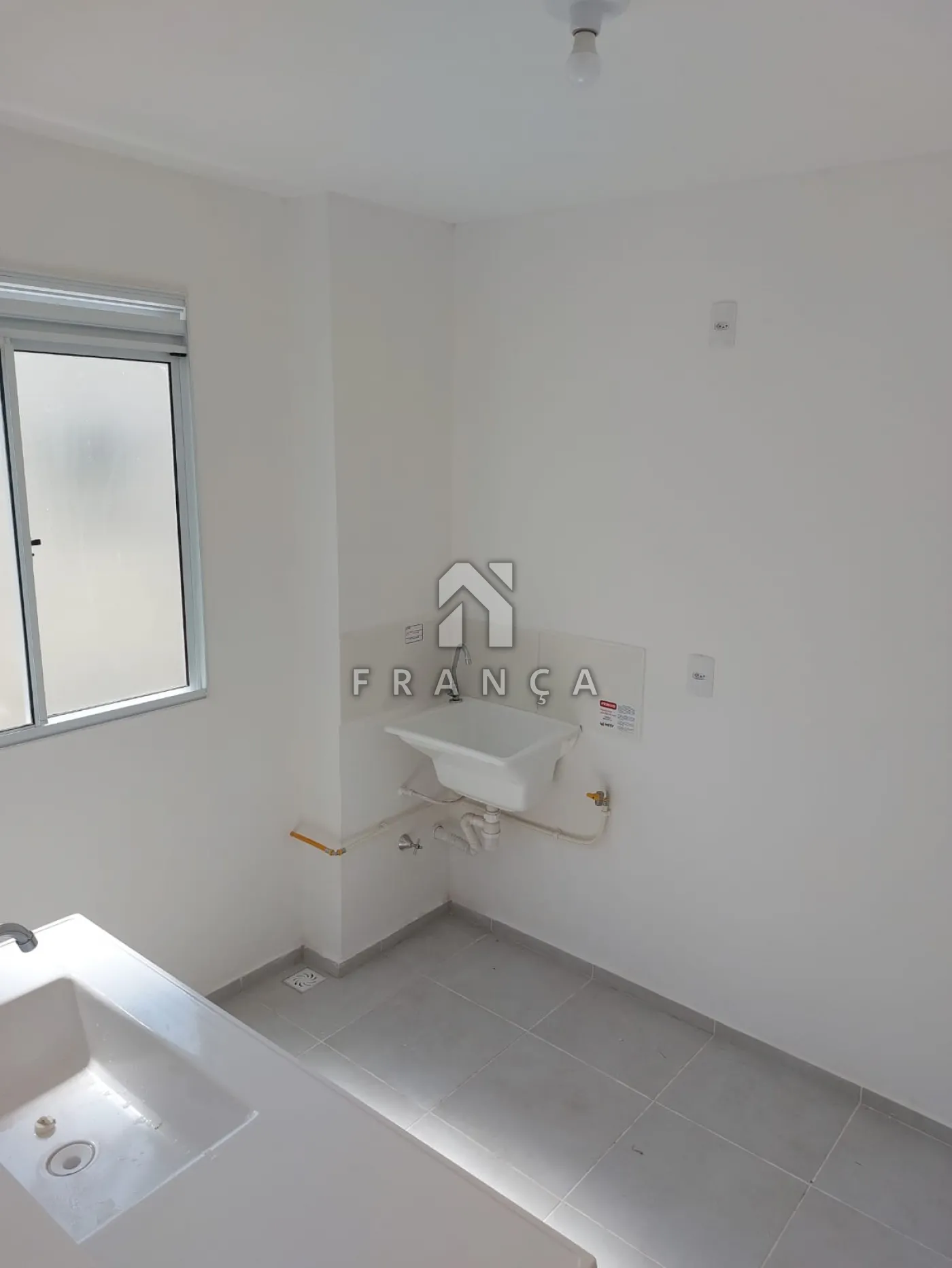 Alugar Apartamento / Padrão em Jacareí R$ 1.000,00 - Foto 5