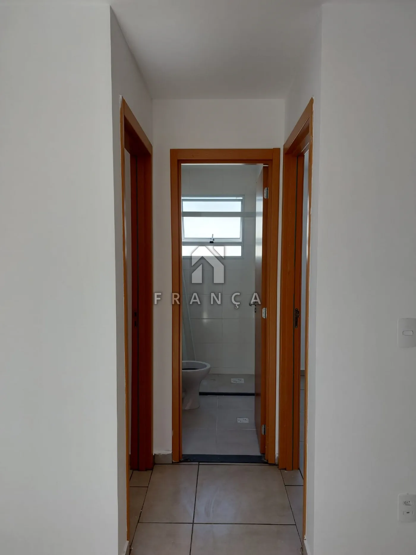 Alugar Apartamento / Padrão em Jacareí R$ 1.000,00 - Foto 8