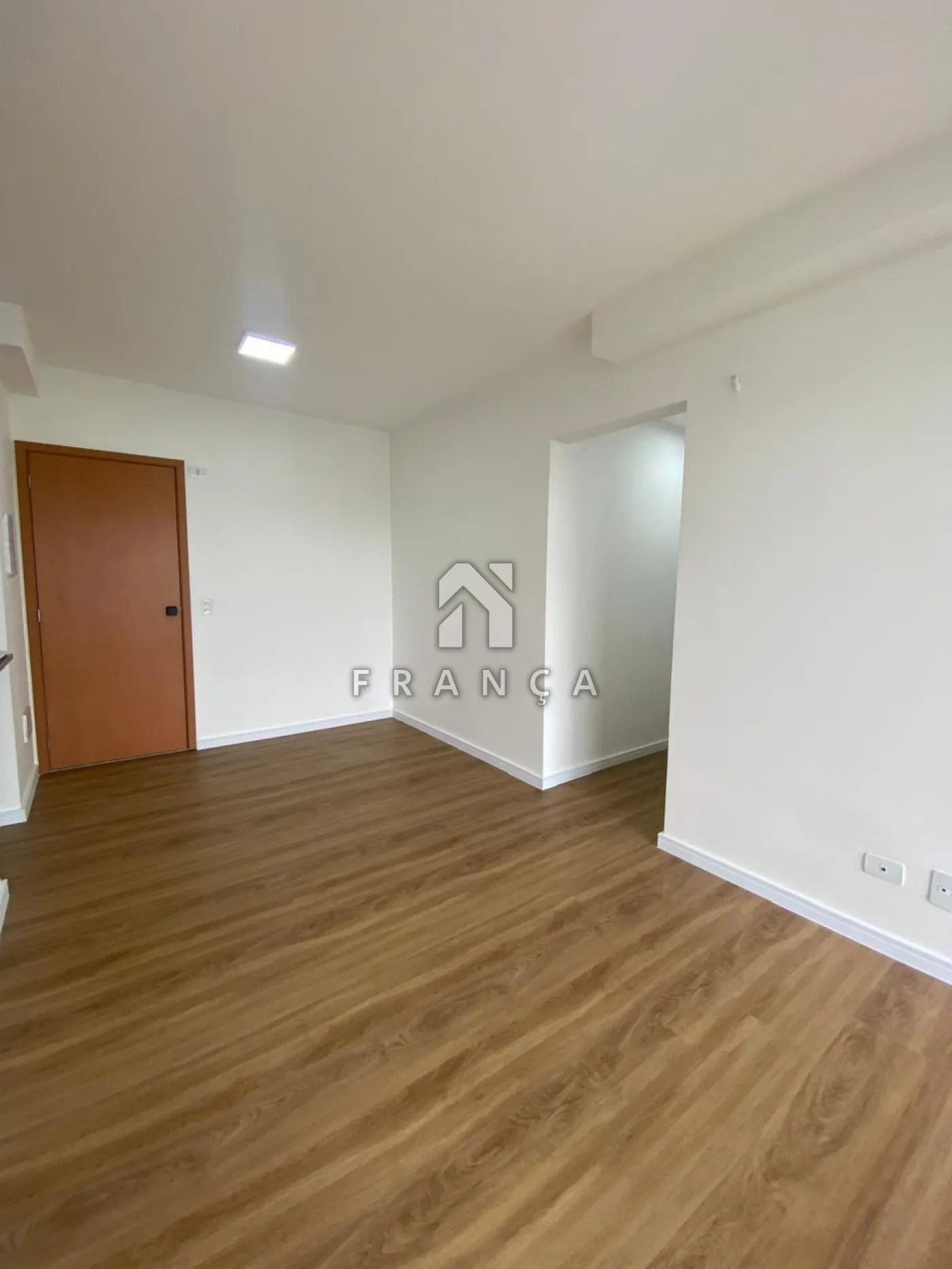 Alugar Apartamento / Padrão em Jacareí R$ 3.000,00 - Foto 8