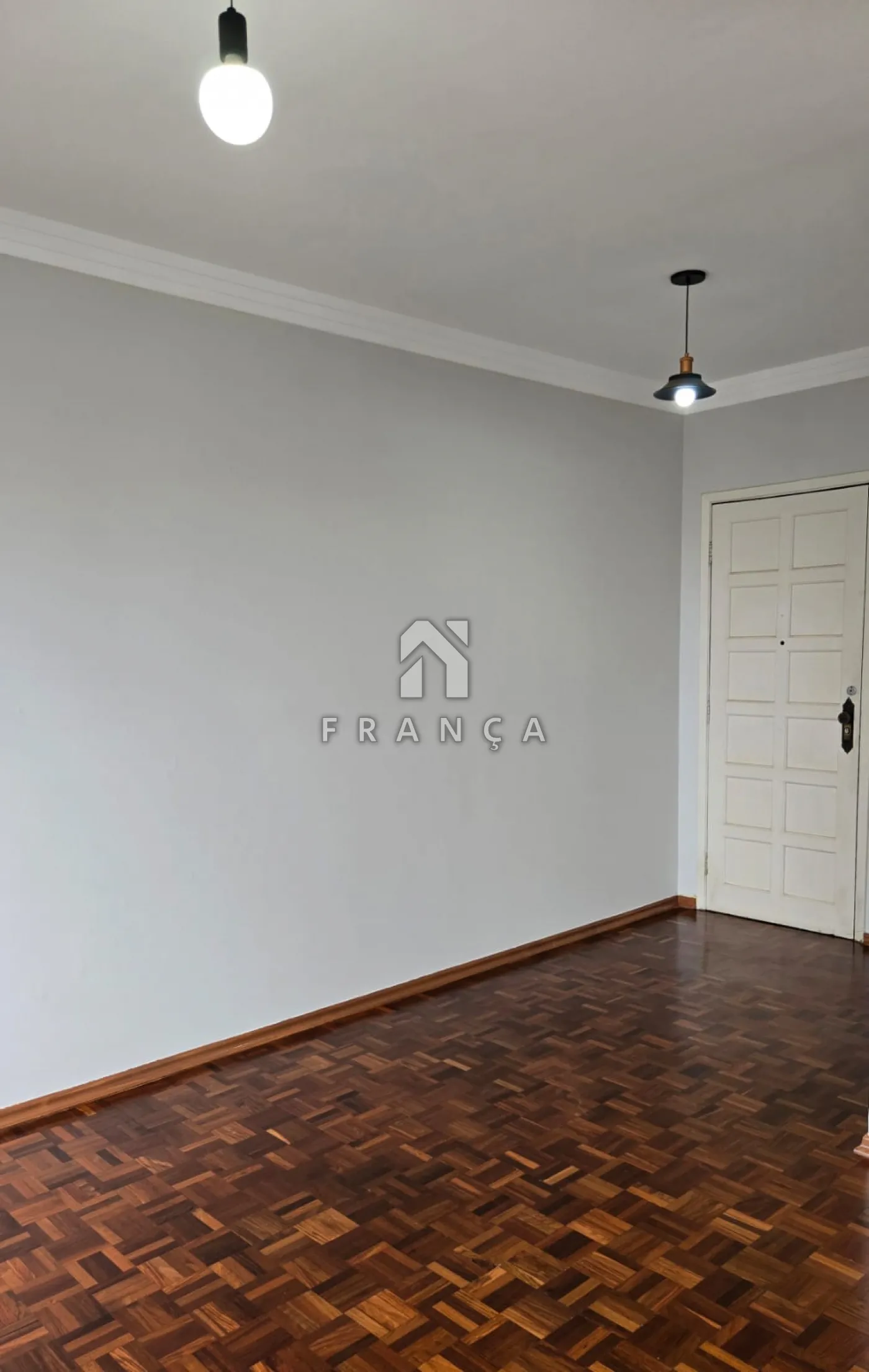 Alugar Apartamento / Padrão em Jacareí R$ 1.900,00 - Foto 1