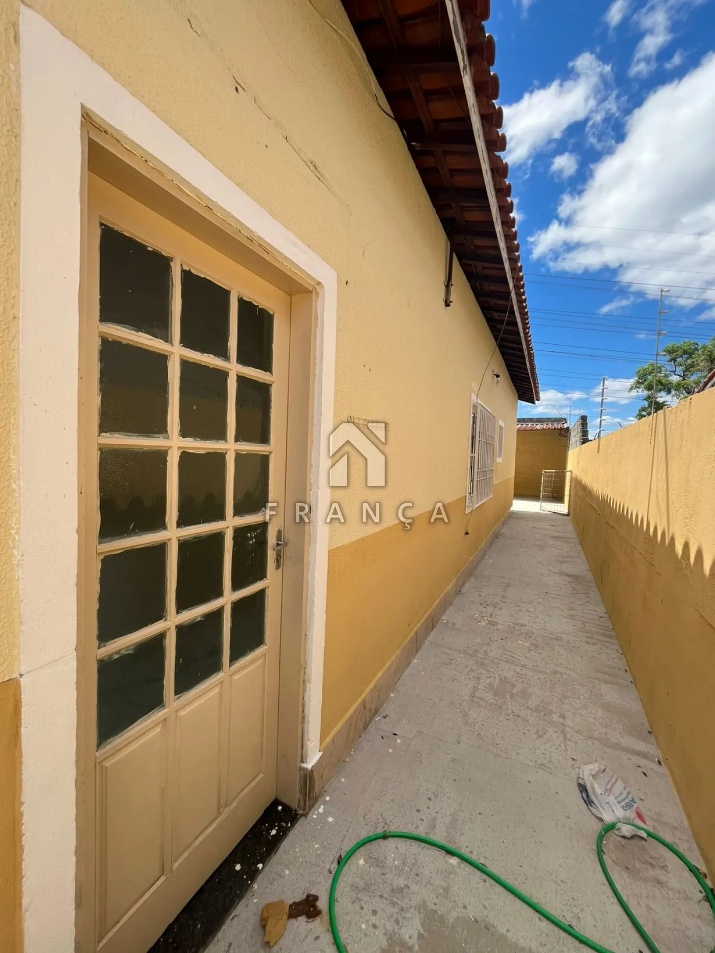 Alugar Casa / Padrão em Jacareí R$ 2.500,00 - Foto 3
