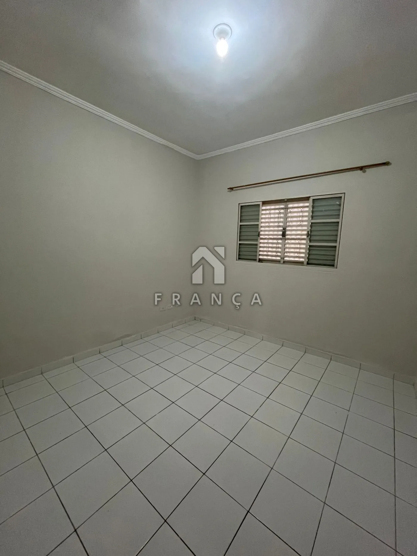 Alugar Casa / Padrão em Jacareí R$ 2.500,00 - Foto 13