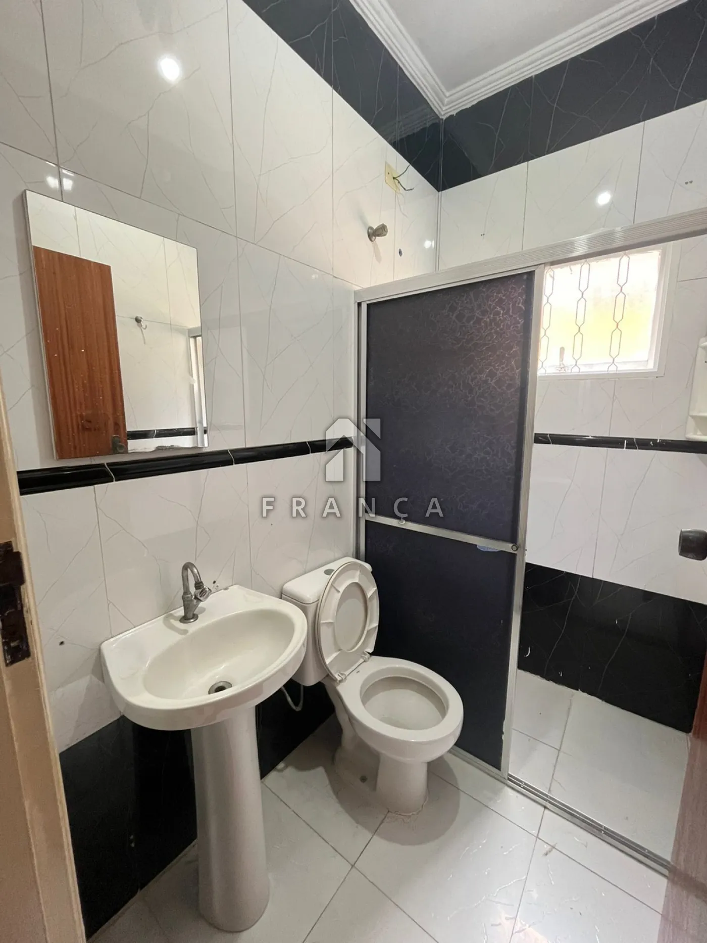 Alugar Casa / Padrão em Jacareí R$ 2.500,00 - Foto 16