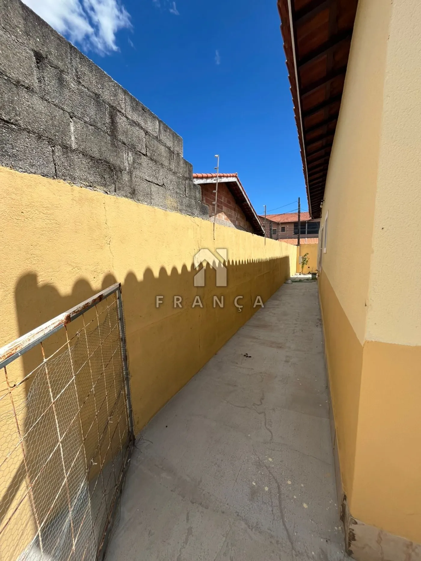 Alugar Casa / Padrão em Jacareí R$ 2.500,00 - Foto 4