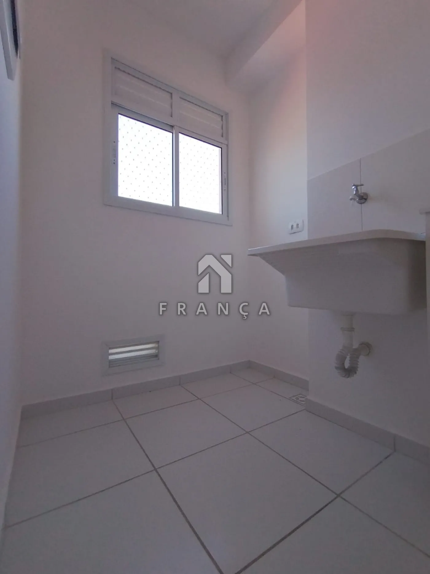 Alugar Apartamento / Padrão em Jacareí R$ 1.800,00 - Foto 17