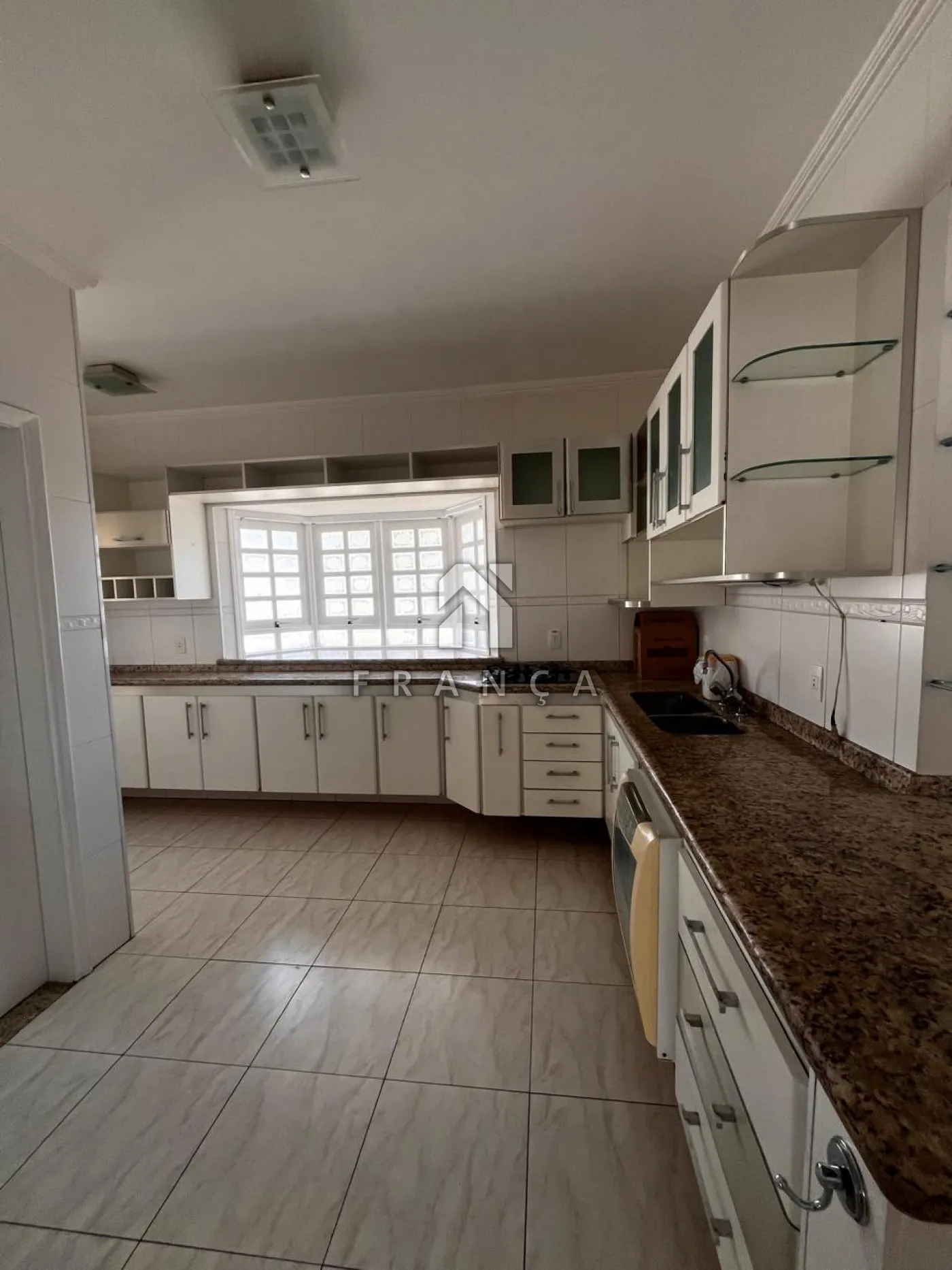 Alugar Casa / Condomínio em Jacareí R$ 10.800,00 - Foto 4