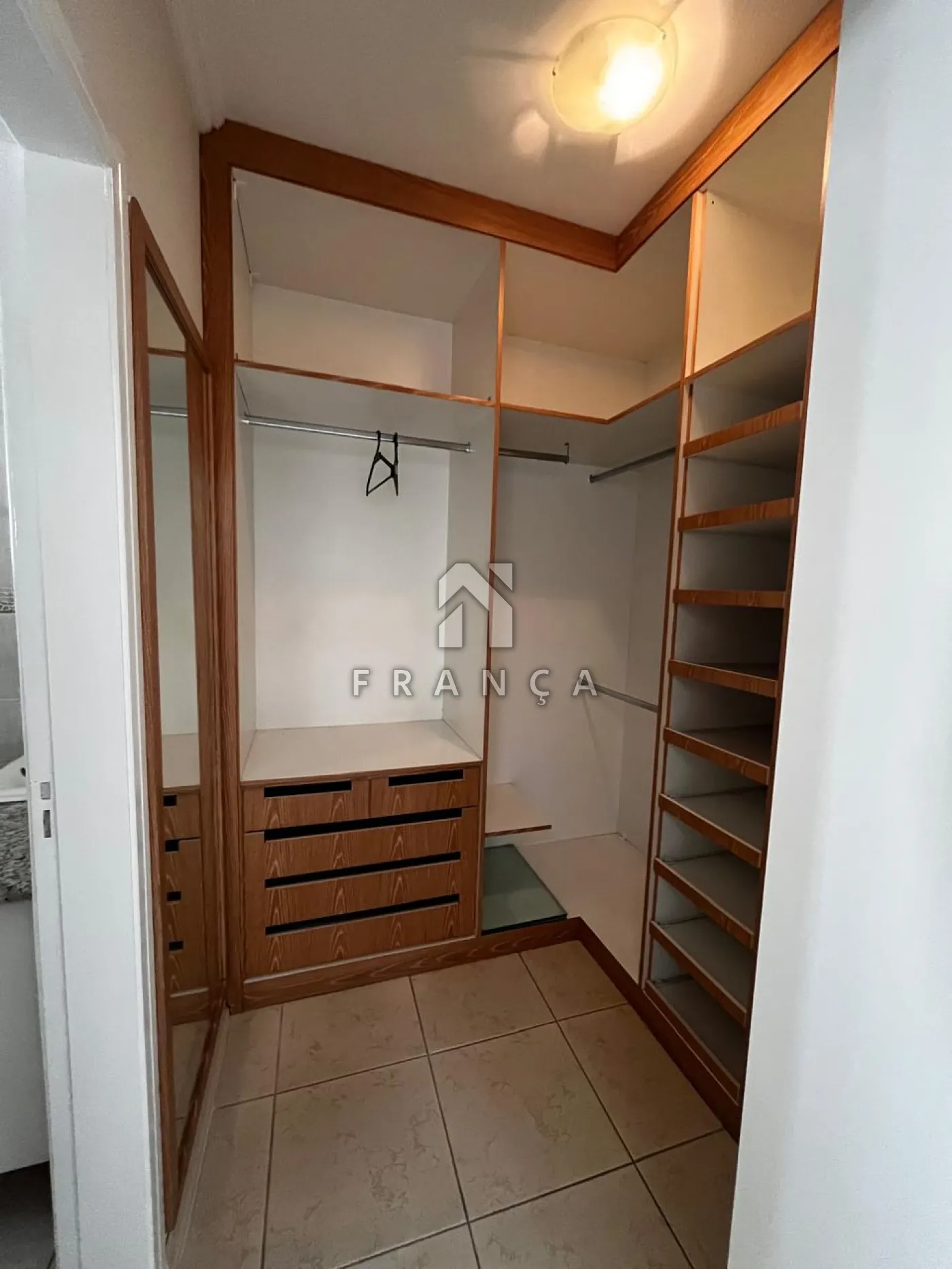 Alugar Casa / Condomínio em Jacareí R$ 10.800,00 - Foto 15