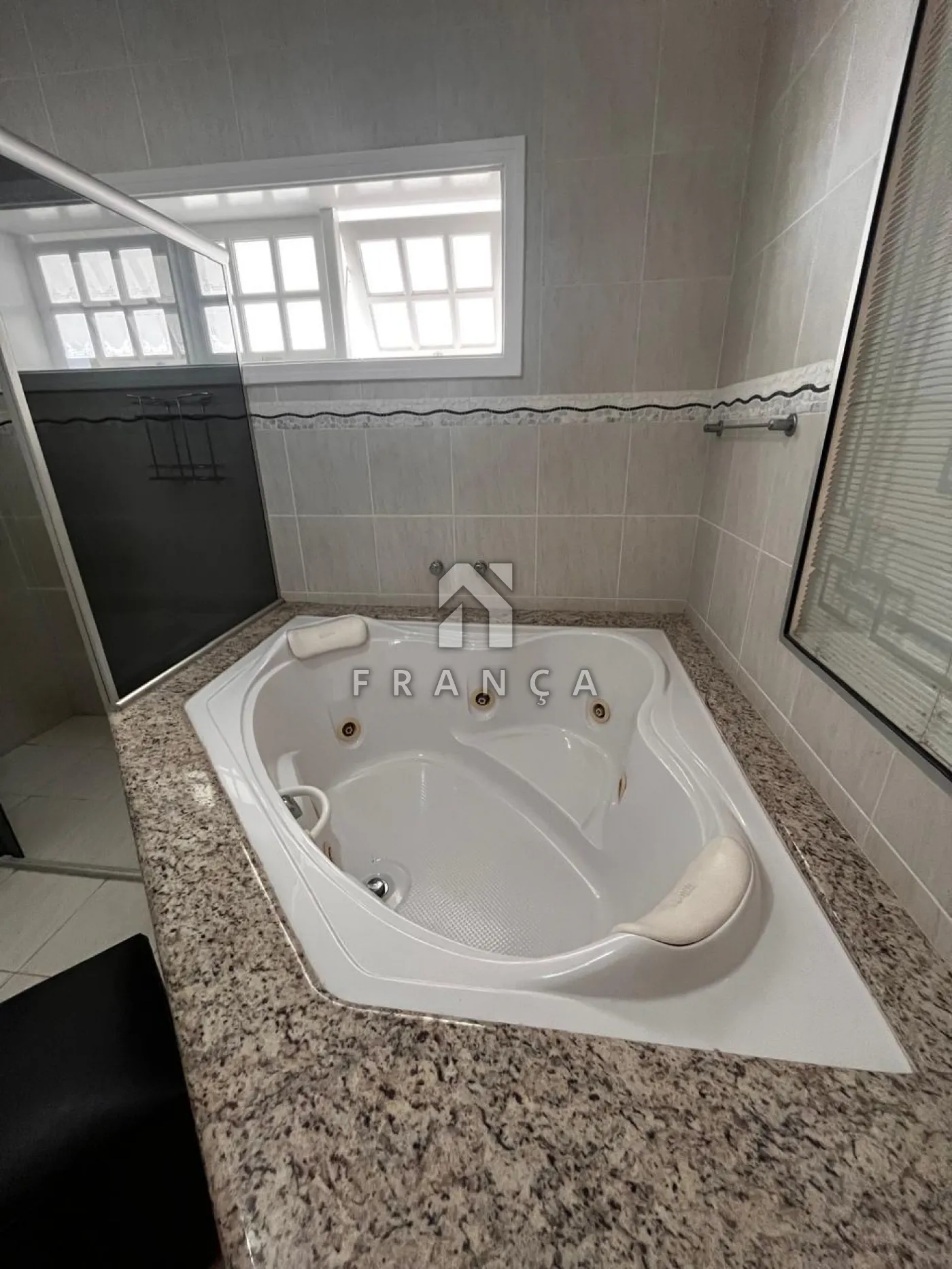 Alugar Casa / Condomínio em Jacareí R$ 10.800,00 - Foto 18