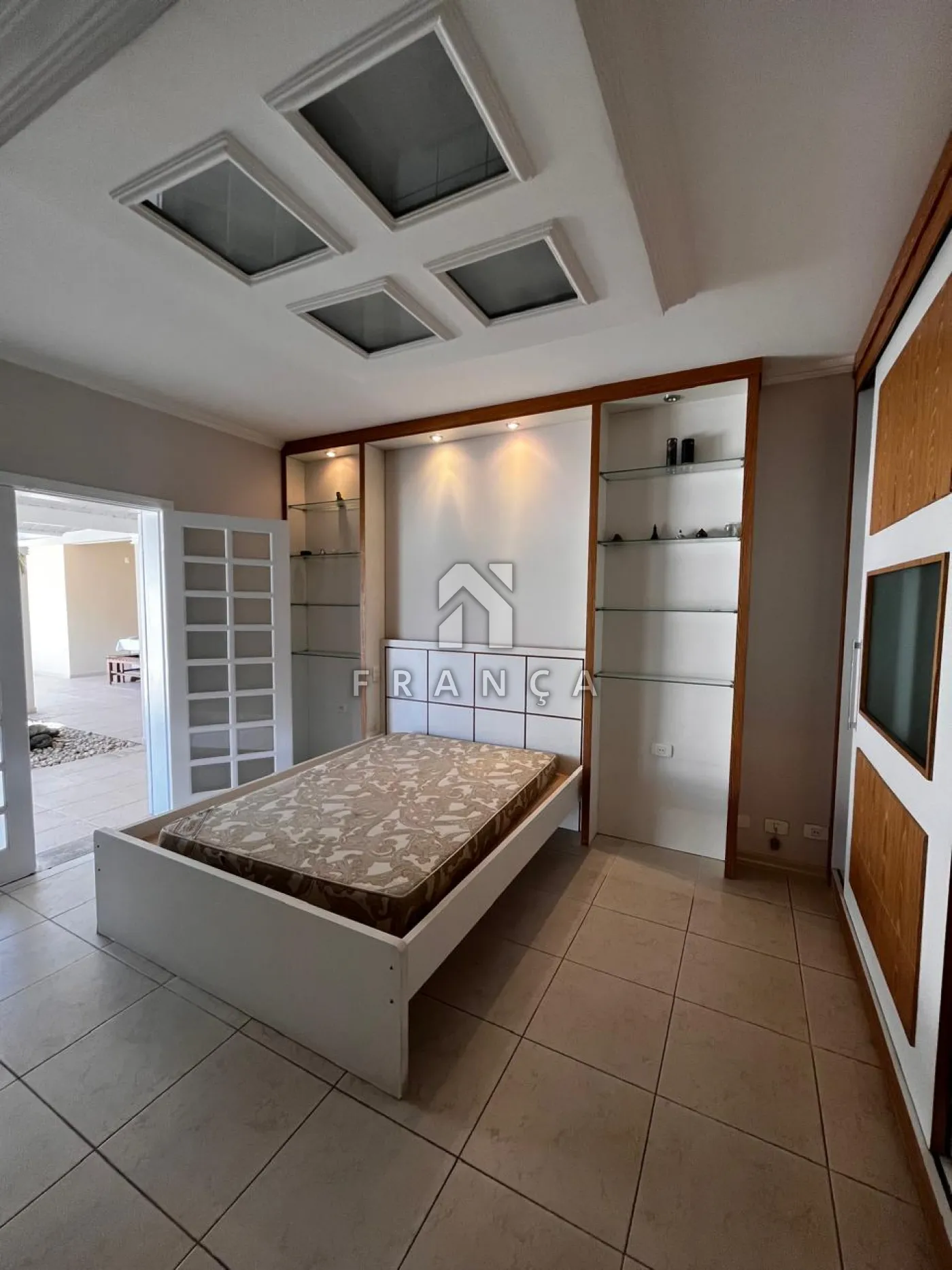 Alugar Casa / Condomínio em Jacareí R$ 10.800,00 - Foto 14