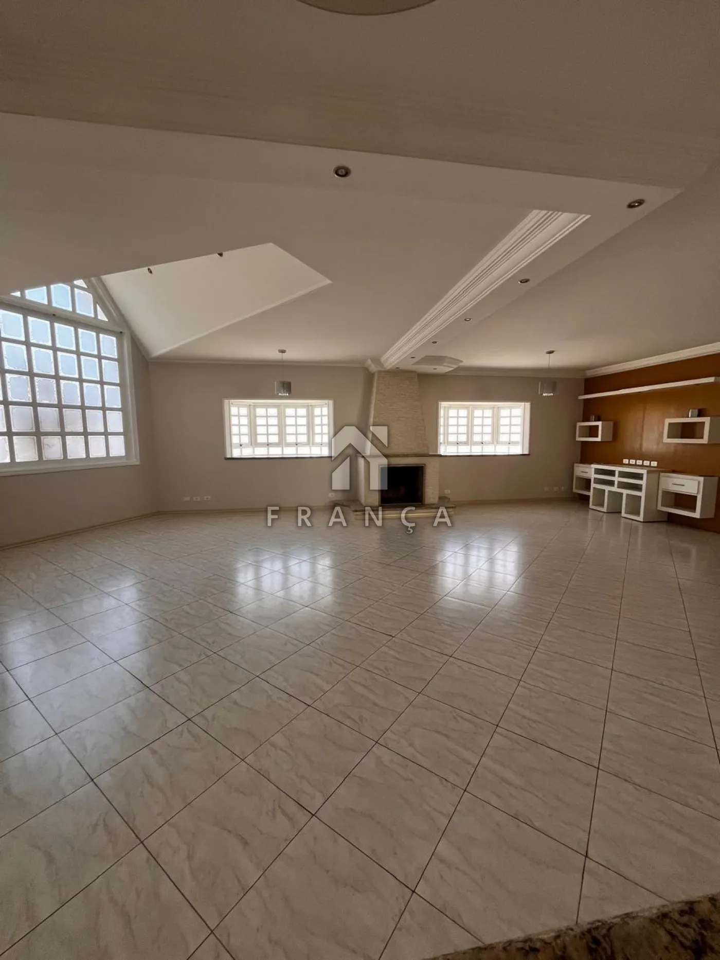 Alugar Casa / Condomínio em Jacareí R$ 10.800,00 - Foto 9