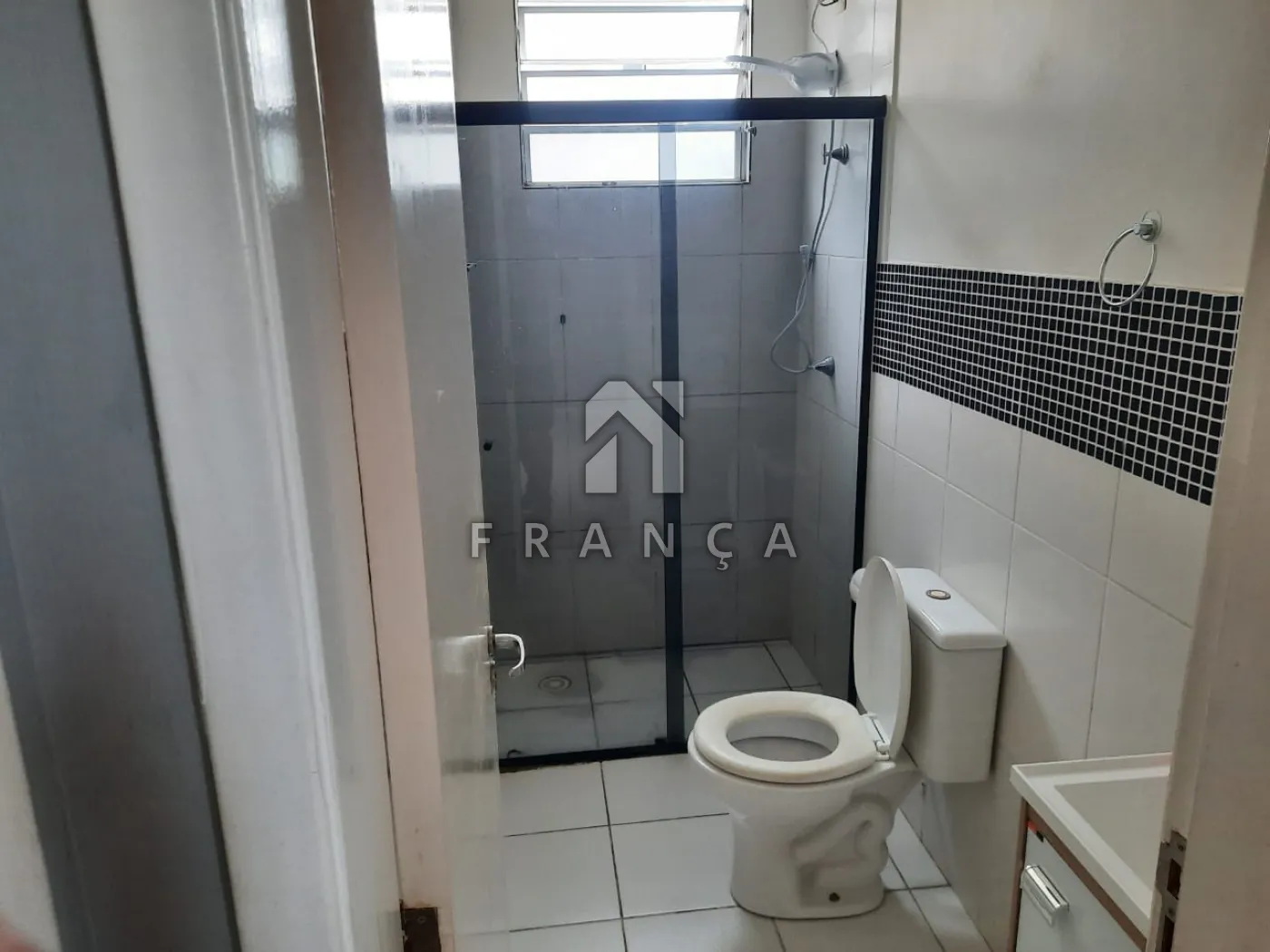 Alugar Apartamento / Padrão em Jacareí R$ 1.500,00 - Foto 9