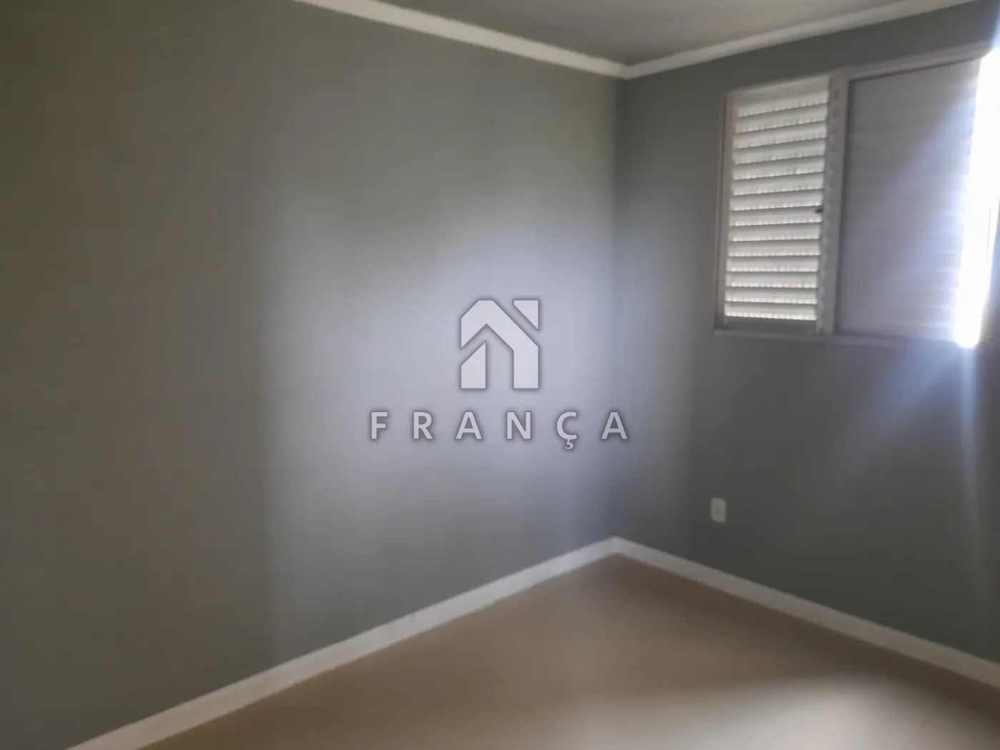 Alugar Apartamento / Padrão em Jacareí R$ 1.500,00 - Foto 8