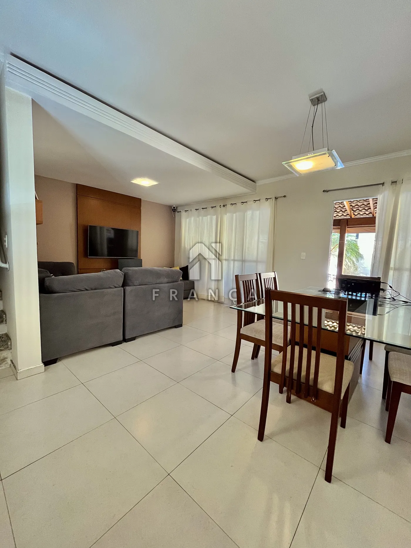 Comprar Casa / Condomínio em Jacareí R$ 1.100.000,00 - Foto 3