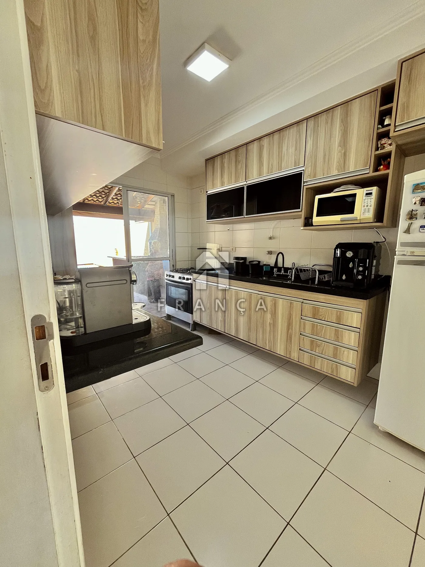 Comprar Casa / Condomínio em Jacareí R$ 1.100.000,00 - Foto 4