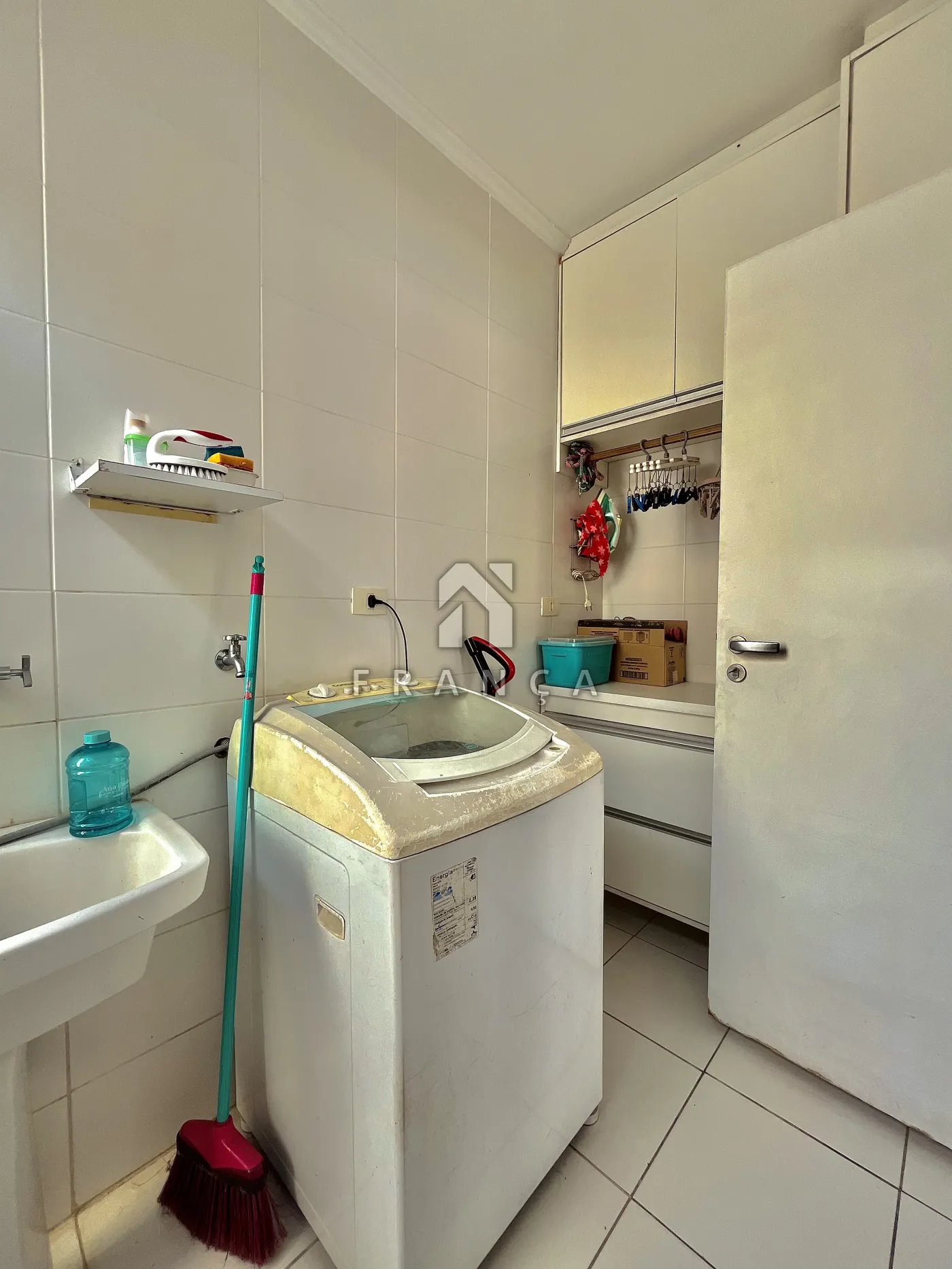 Comprar Casa / Condomínio em Jacareí R$ 1.100.000,00 - Foto 8