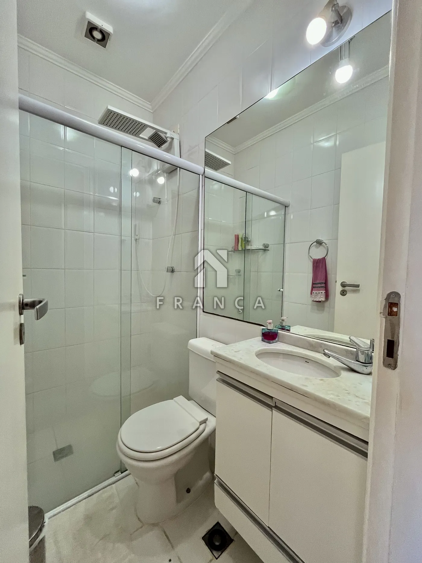 Comprar Casa / Condomínio em Jacareí R$ 1.100.000,00 - Foto 16
